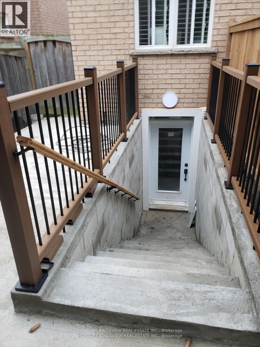 24 Weston Crescent N, Ajax, Ontario L1T 0C7 - Photo 3 - E12997548