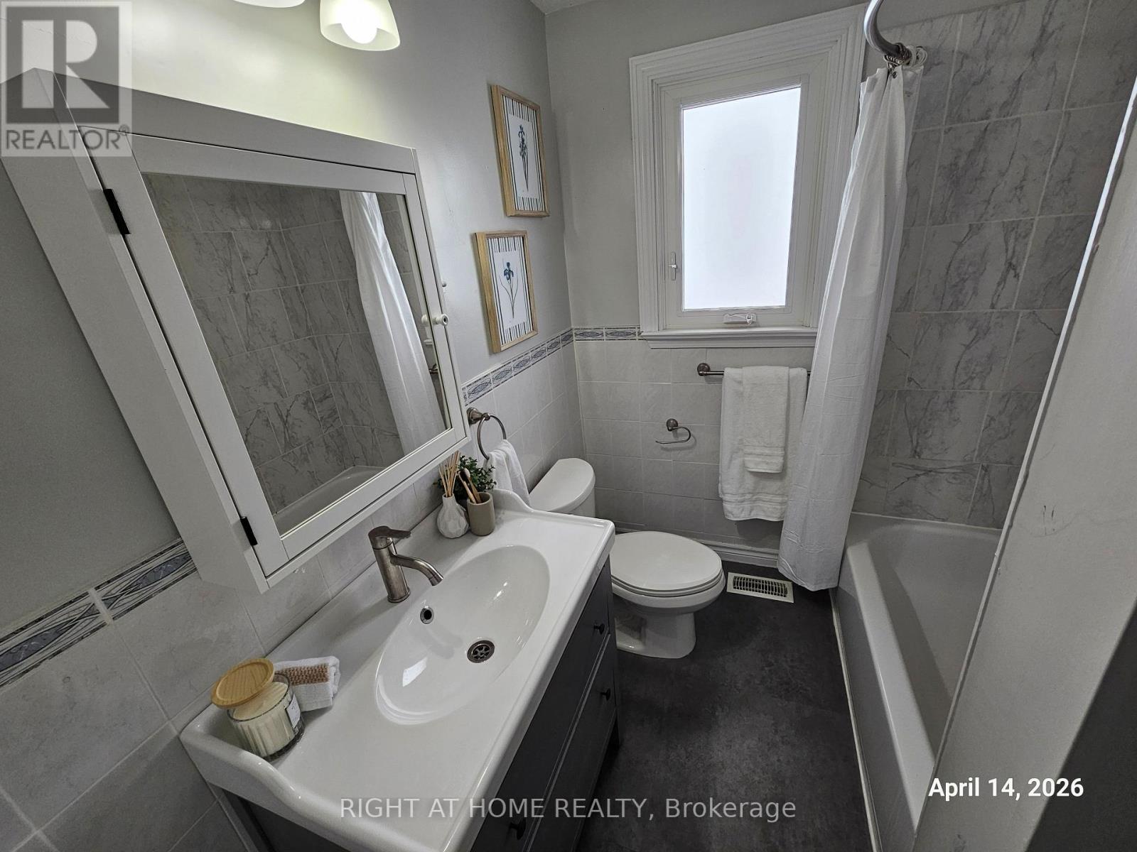 32 Muir Drive, Toronto, Ontario  M1M 3B4 - Photo 8 - E12997598