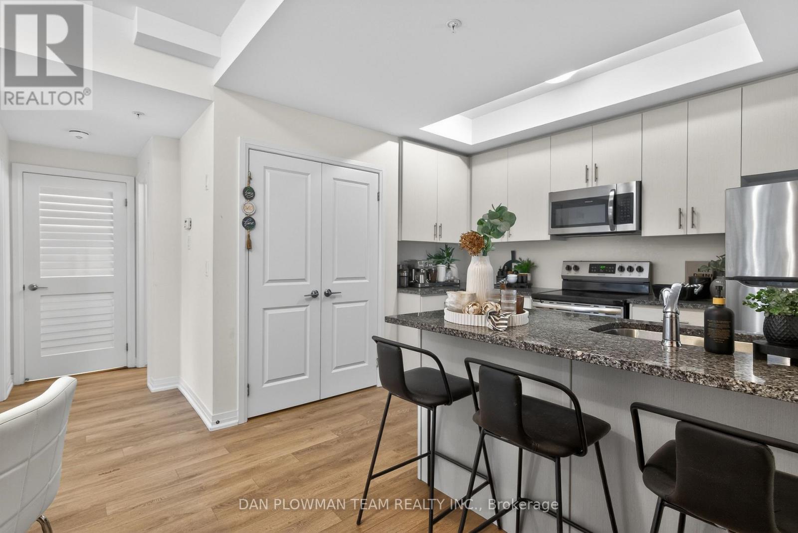 1001 - 2635 William Jackson Drive, Pickering, Ontario  L1X 0L5 - Photo 8 - E12997632