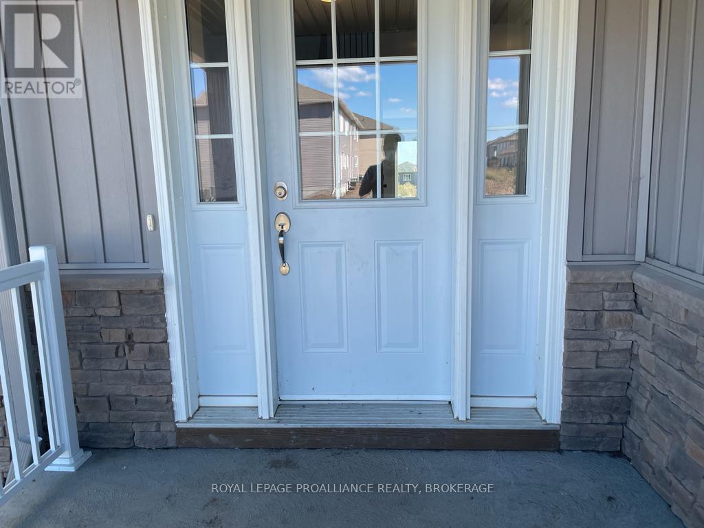 31 Brennan Crescent, Loyalist, Ontario K0H 2H0 - Photo 2 - X12997450