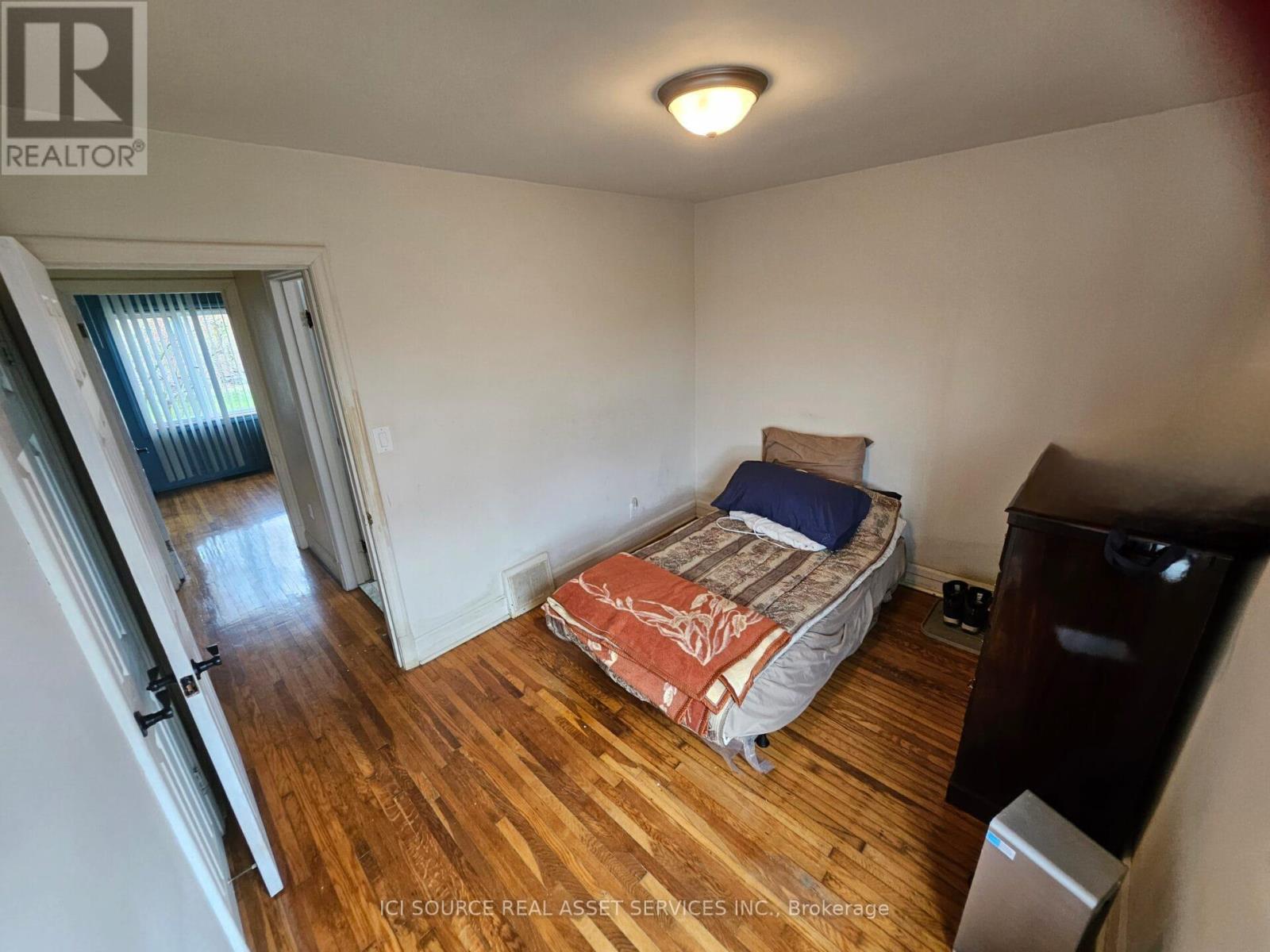 279 Millen Road, Hamilton, Ontario  L8E 2H1 - Photo 4 - X12893156