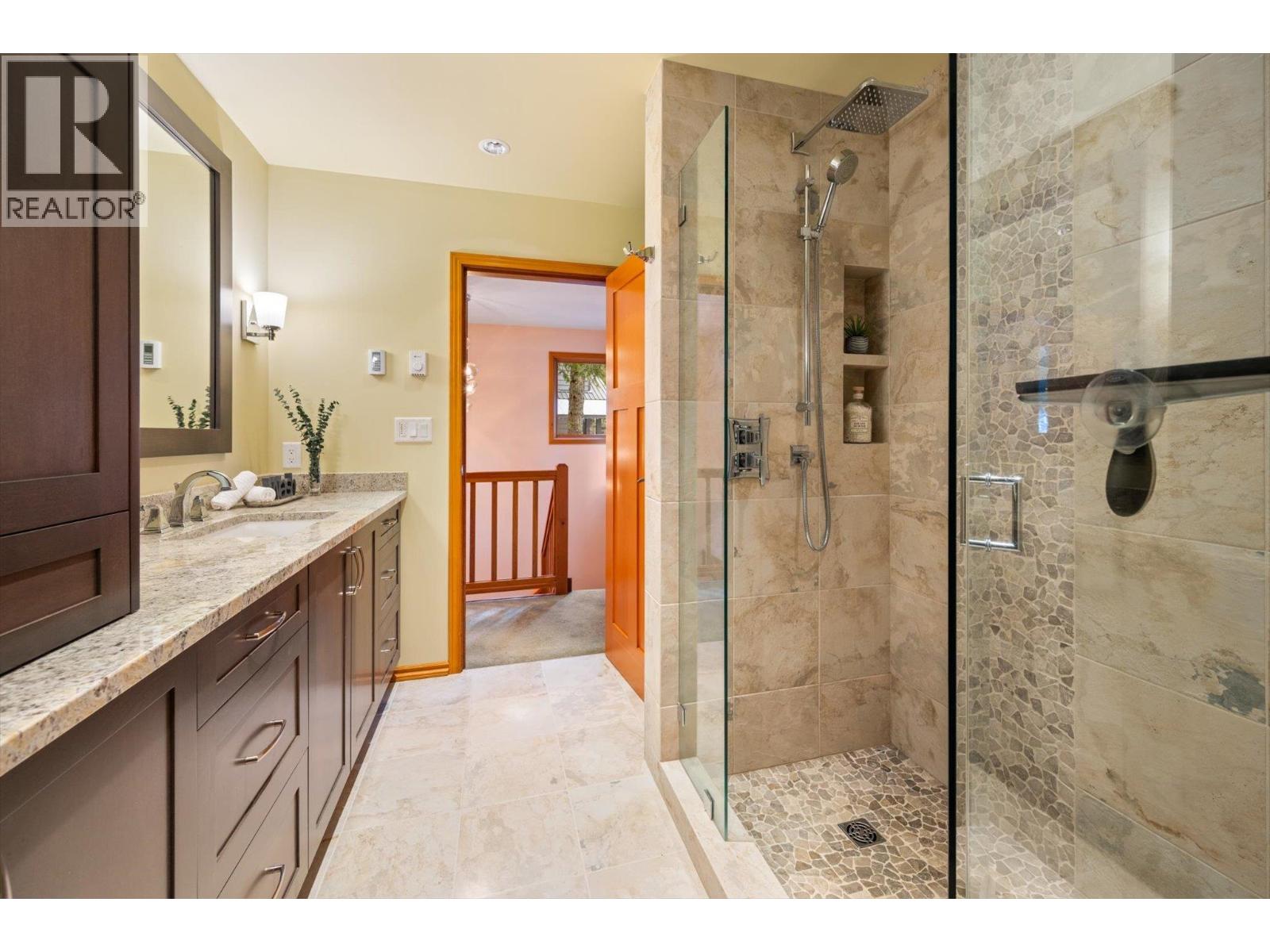 3205 Arbutus Drive, Whistler, British Columbia  V8E 0B8 - Photo 13 - R3089264