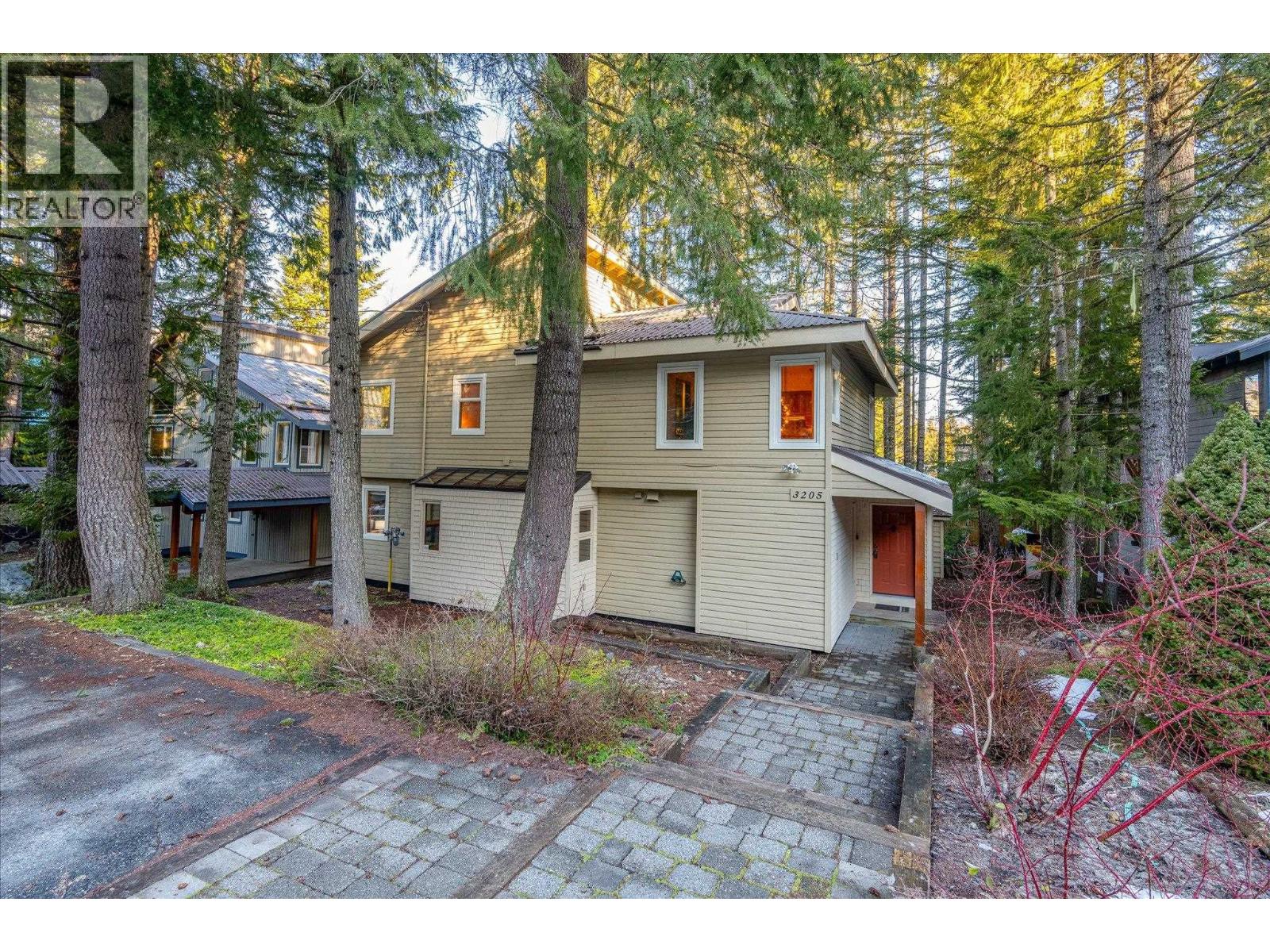 3205 Arbutus Drive, Whistler, British Columbia  V8E 0B8 - Photo 25 - R3089264