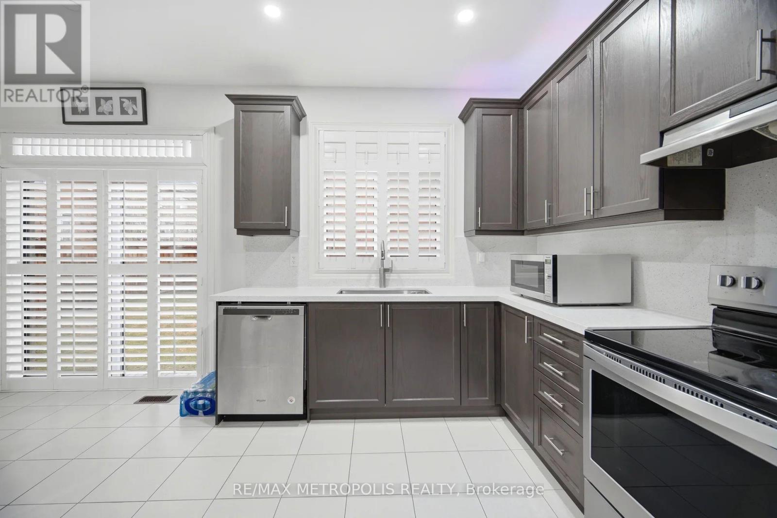 223 Inverness Way S, Bradford West Gwillimbury (Bradford), Ontario  L3Z 0W5 - Photo 19 - N12997448