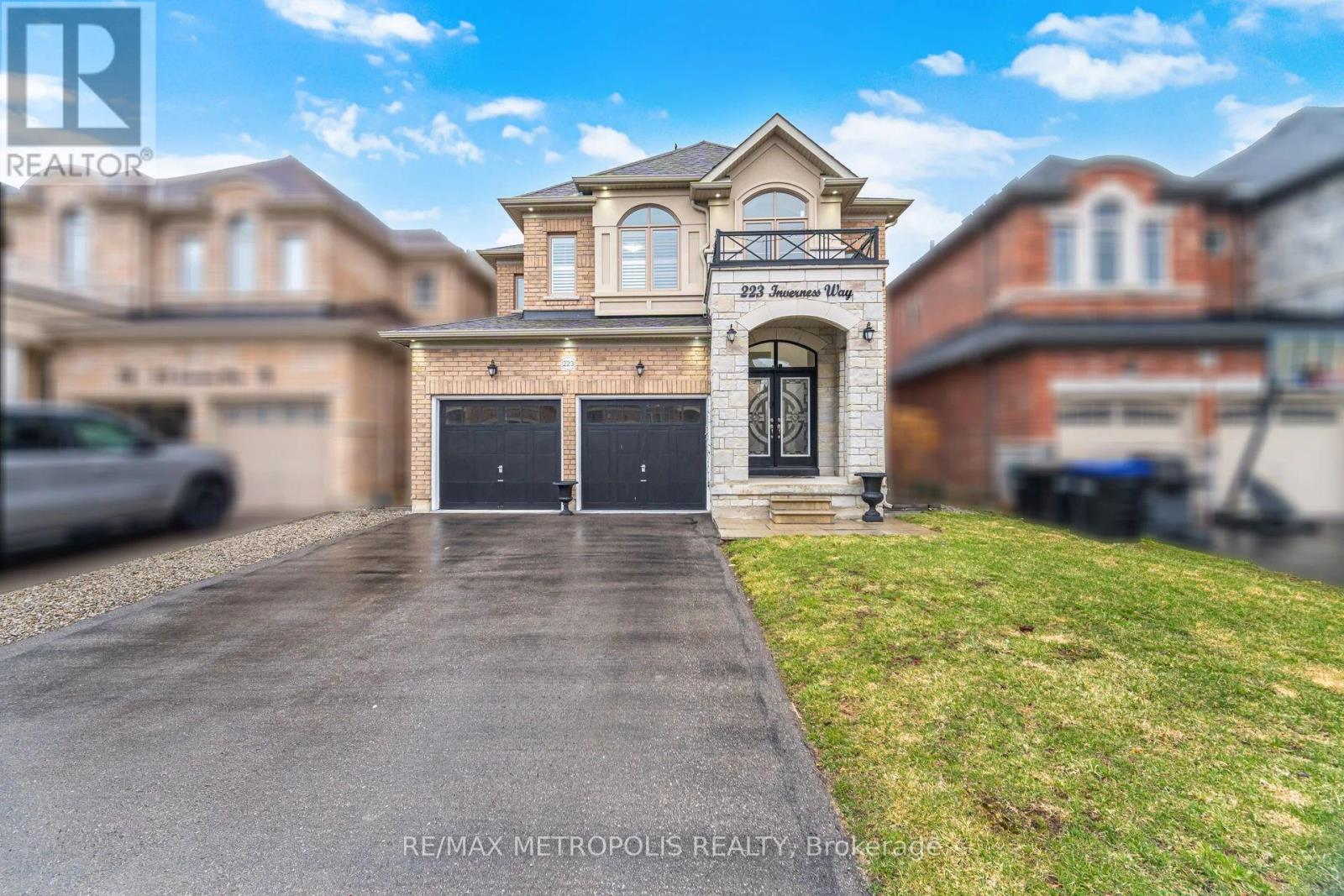 223 Inverness Way S, Bradford West Gwillimbury (Bradford), Ontario  L3Z 0W5 - Photo 2 - N12997448