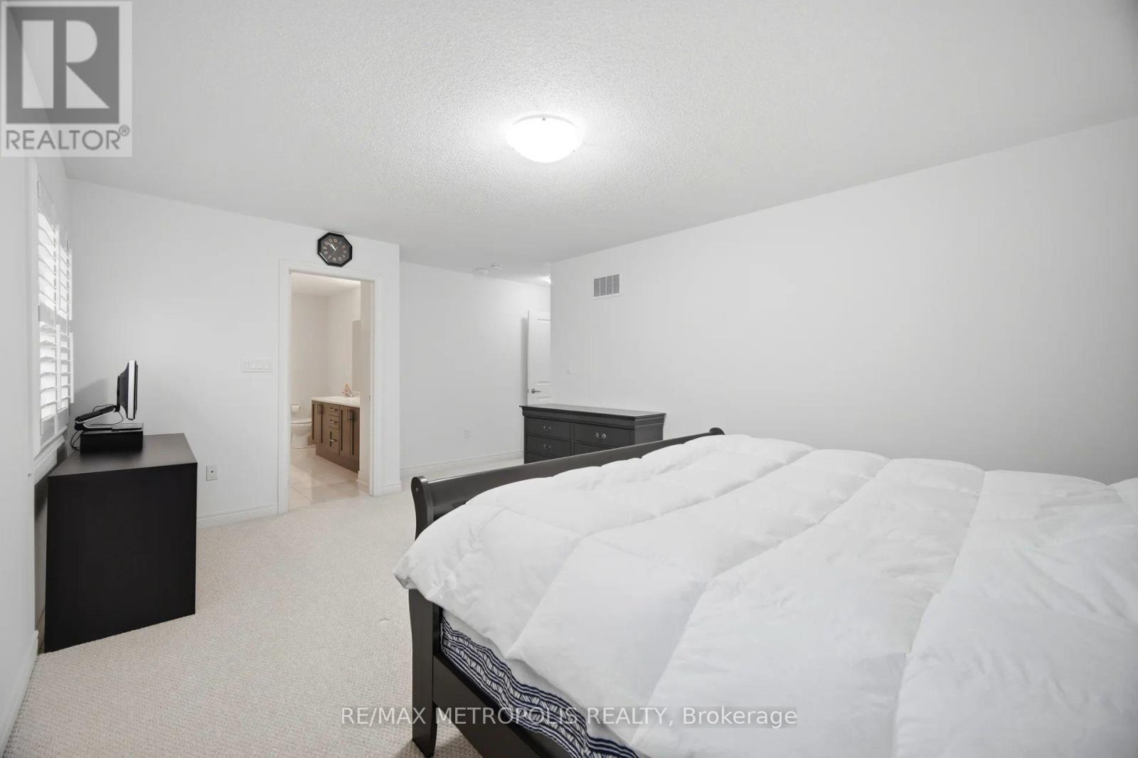 223 Inverness Way S, Bradford West Gwillimbury (Bradford), Ontario  L3Z 0W5 - Photo 29 - N12997448