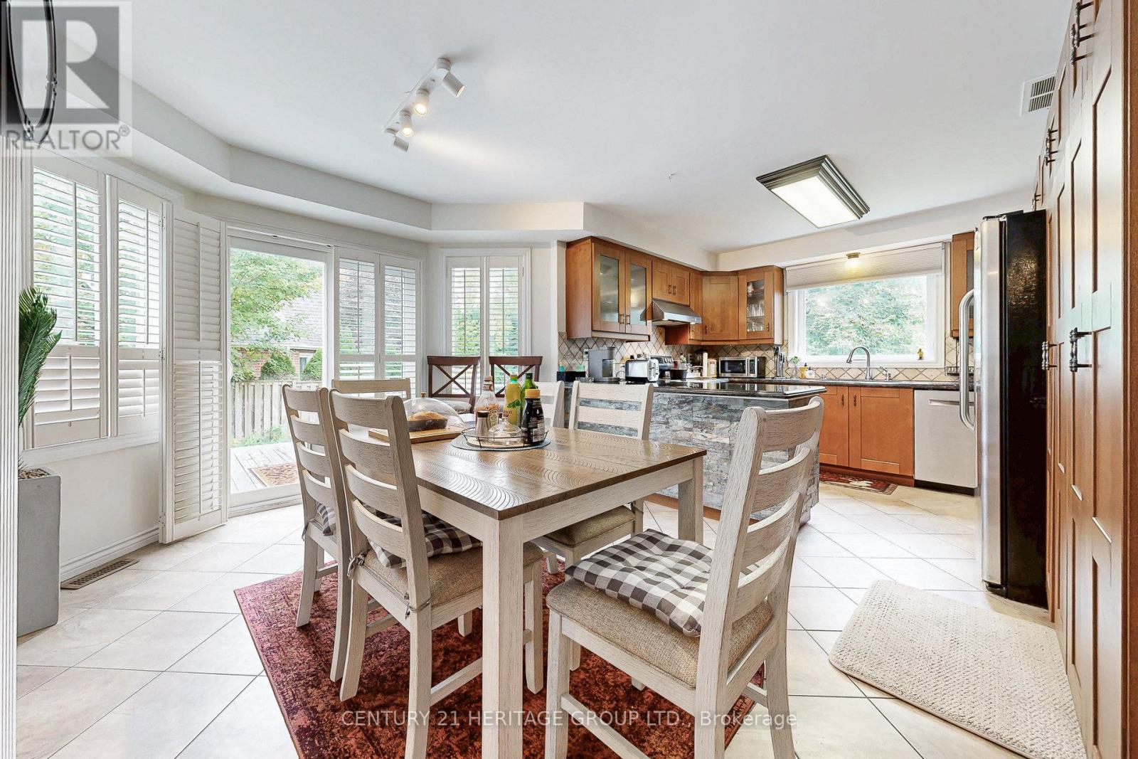 98 Charing Crescent, Aurora, Ontario  L4G 6P5 - Photo 17 - N12997552