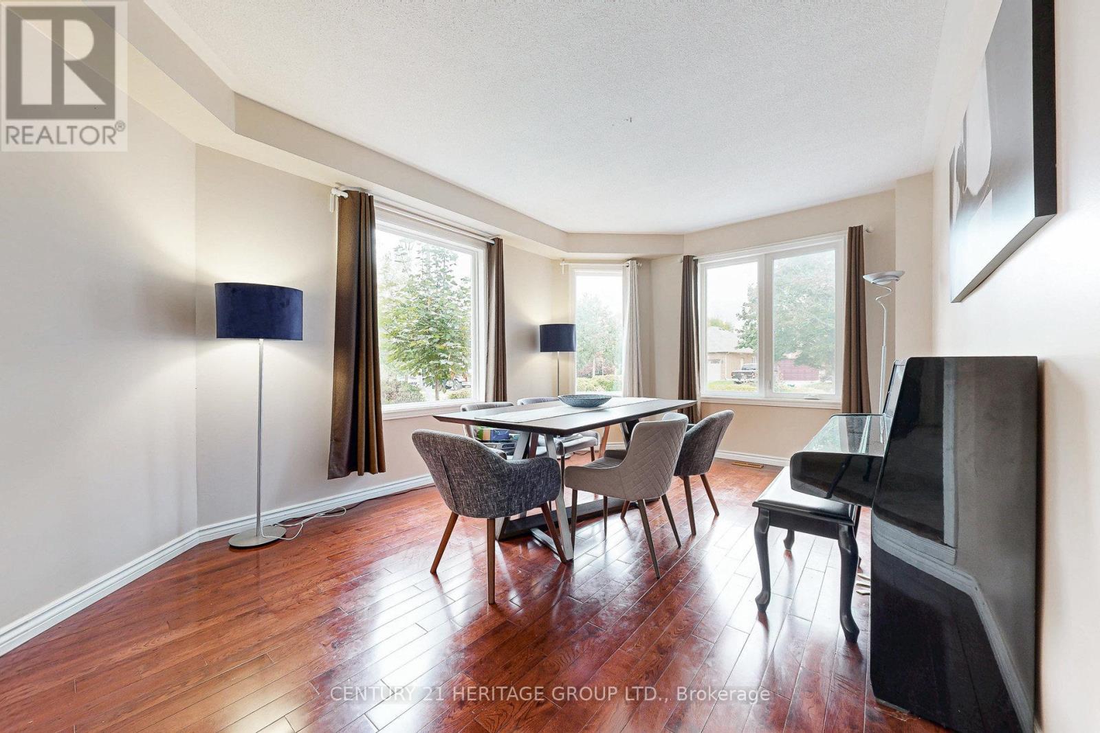 98 Charing Crescent, Aurora, Ontario  L4G 6P5 - Photo 23 - N12997552