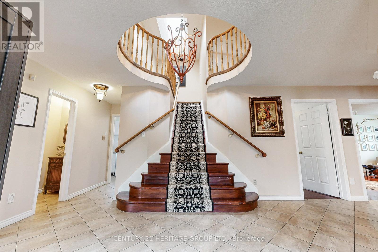 98 Charing Crescent, Aurora, Ontario  L4G 6P5 - Photo 5 - N12997552