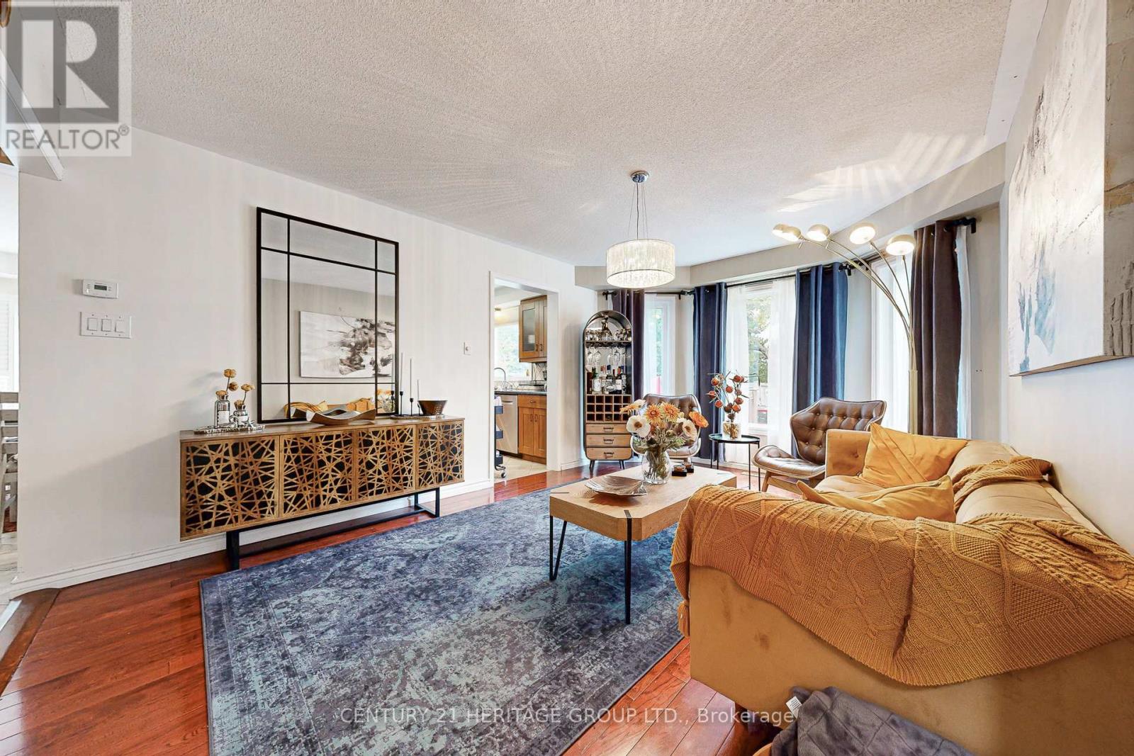 98 Charing Crescent, Aurora, Ontario  L4G 6P5 - Photo 6 - N12997552