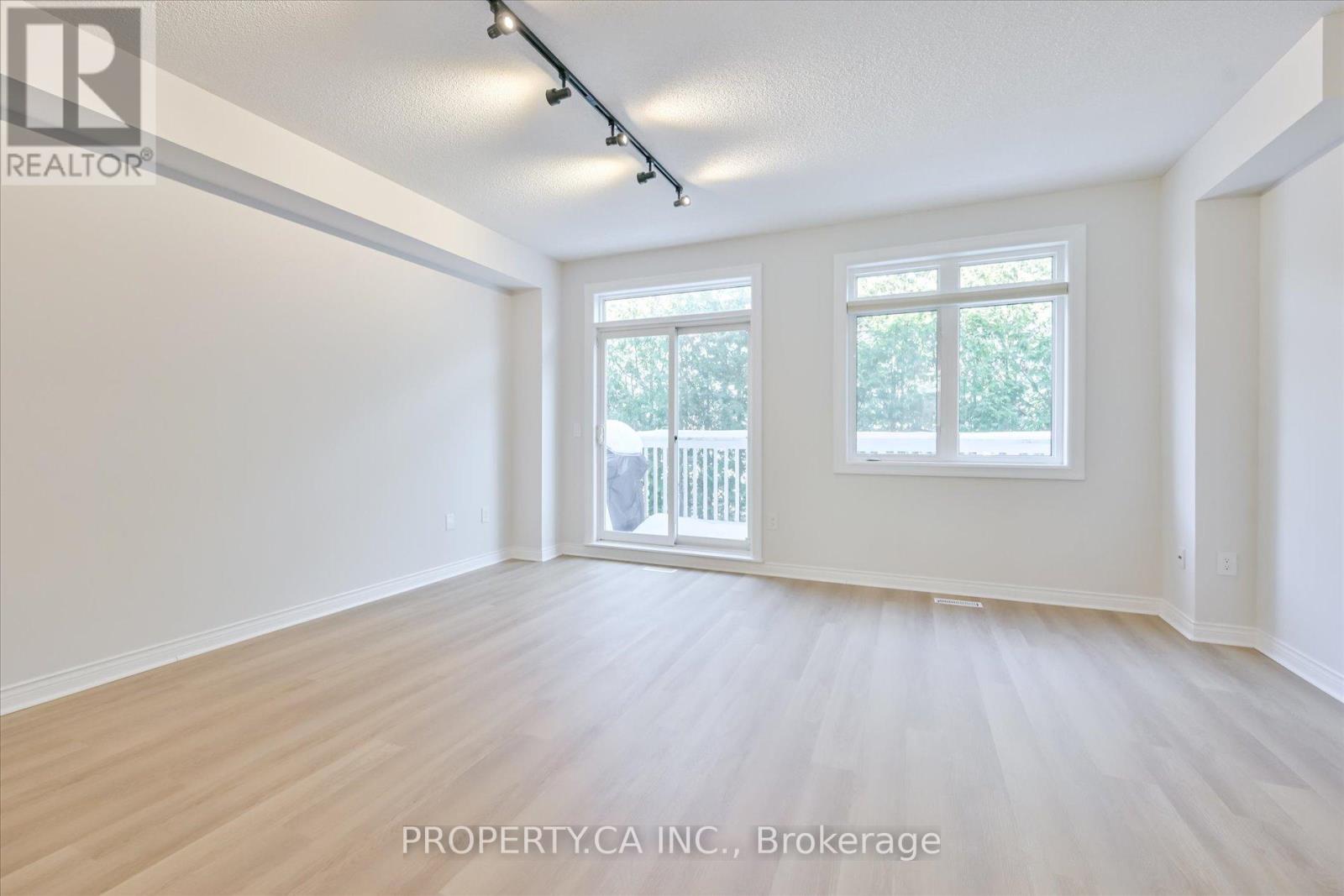 46 - 1051 On Bogart Circle, Newmarket, Ontario  L3Y 8T4 - Photo 10 - N12997566