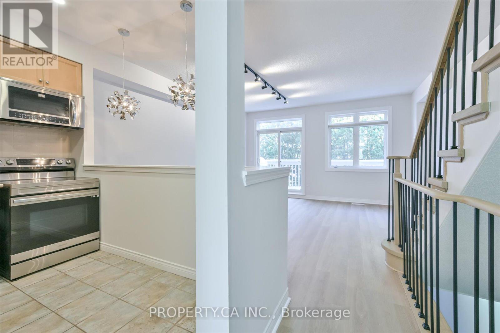 46 - 1051 On Bogart Circle, Newmarket, Ontario  L3Y 8T4 - Photo 6 - N12997566