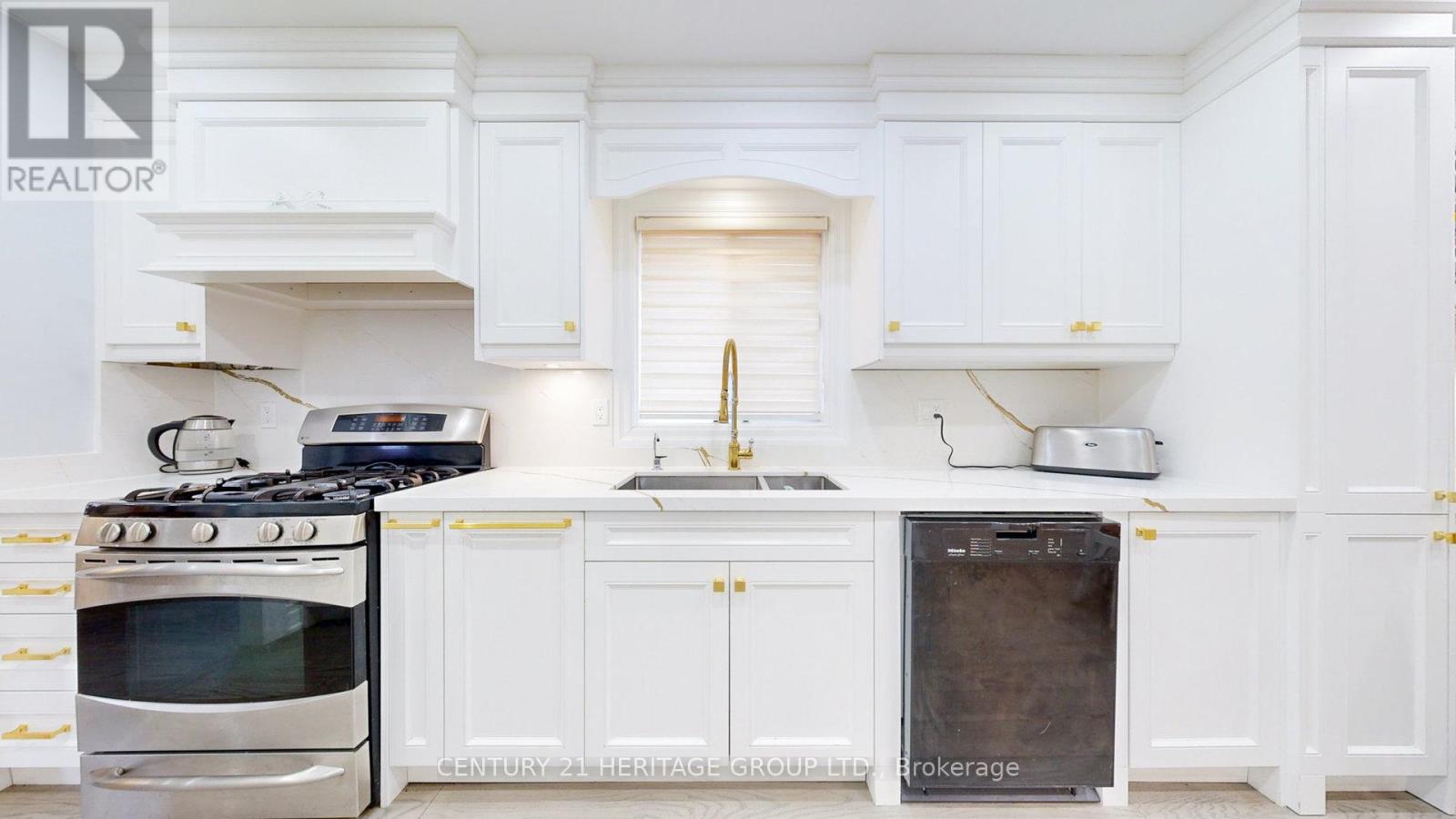 160 Carlyle Crescent, Aurora, Ontario  L4G 6P8 - Photo 12 - N12997604