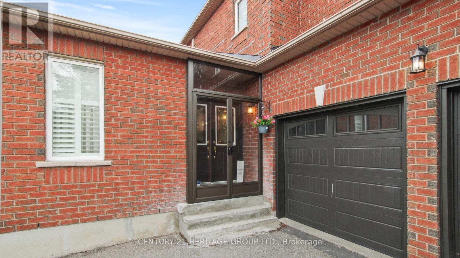 160 Carlyle Crescent, Aurora, Ontario  L4G 6P8 - Photo 2 - N12997604