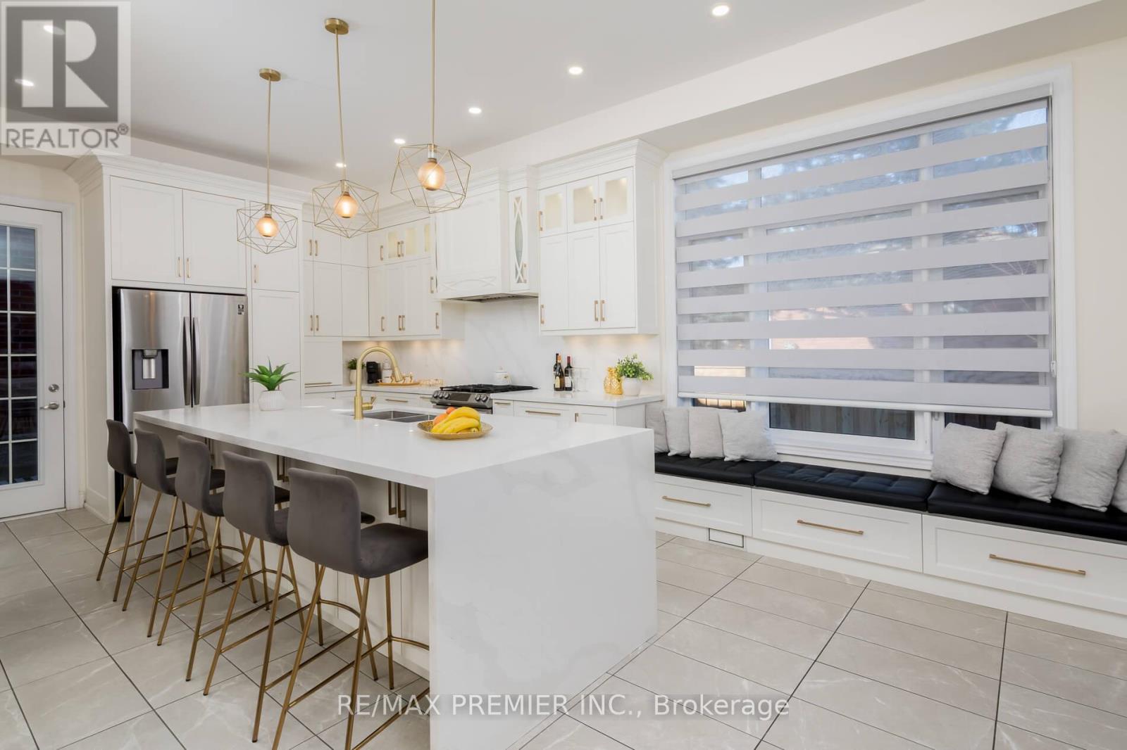 18 Inverness Way, Bradford West Gwillimbury, Ontario  L3Z 0W4 - Photo 17 - N12997626