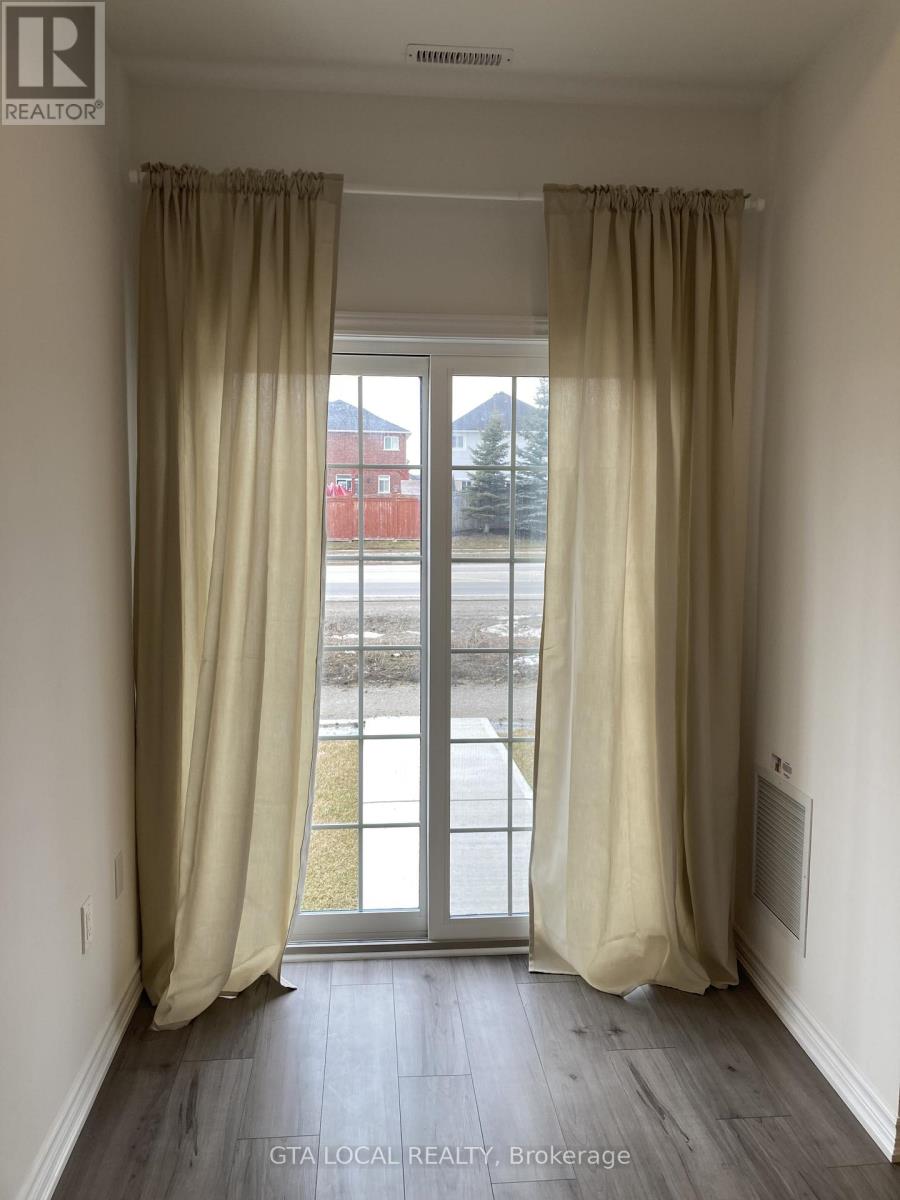 1 - 31 Pumpkin Corner Crescent, Barrie, Ontario  L9J 0T5 - Photo 3 - S12997446