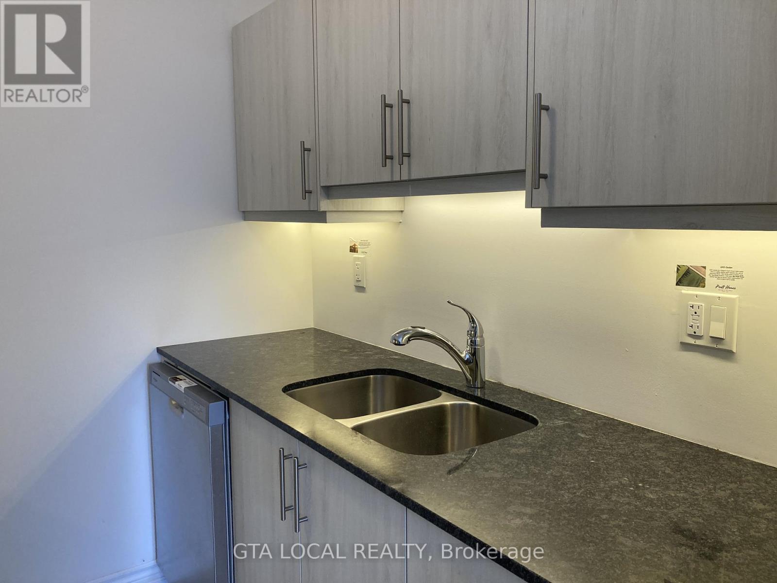 1 - 31 Pumpkin Corner Crescent, Barrie, Ontario  L9J 0T5 - Photo 5 - S12997446