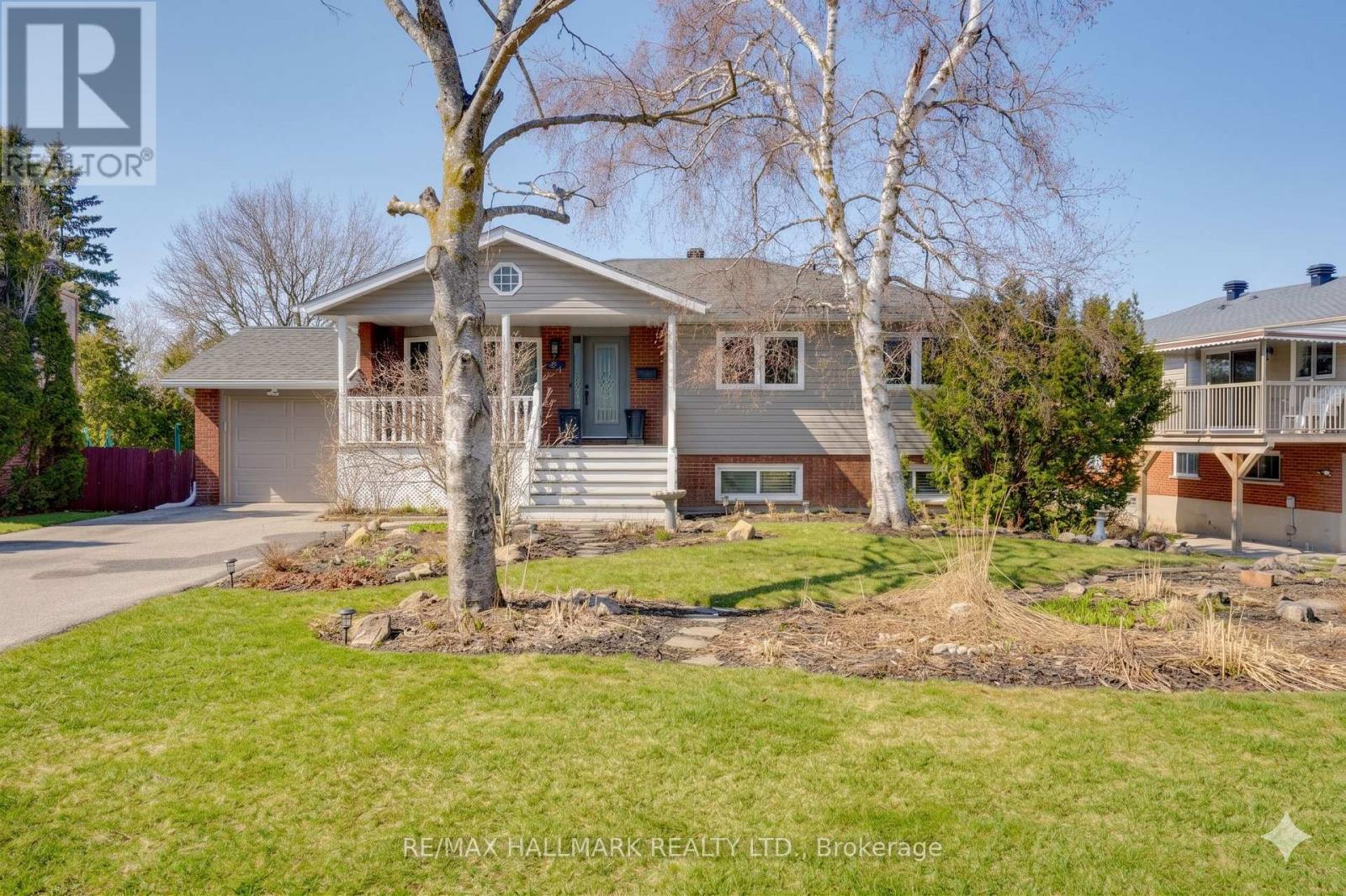 28 JANE CRESCENT, barrie (allandale heights), Ontario