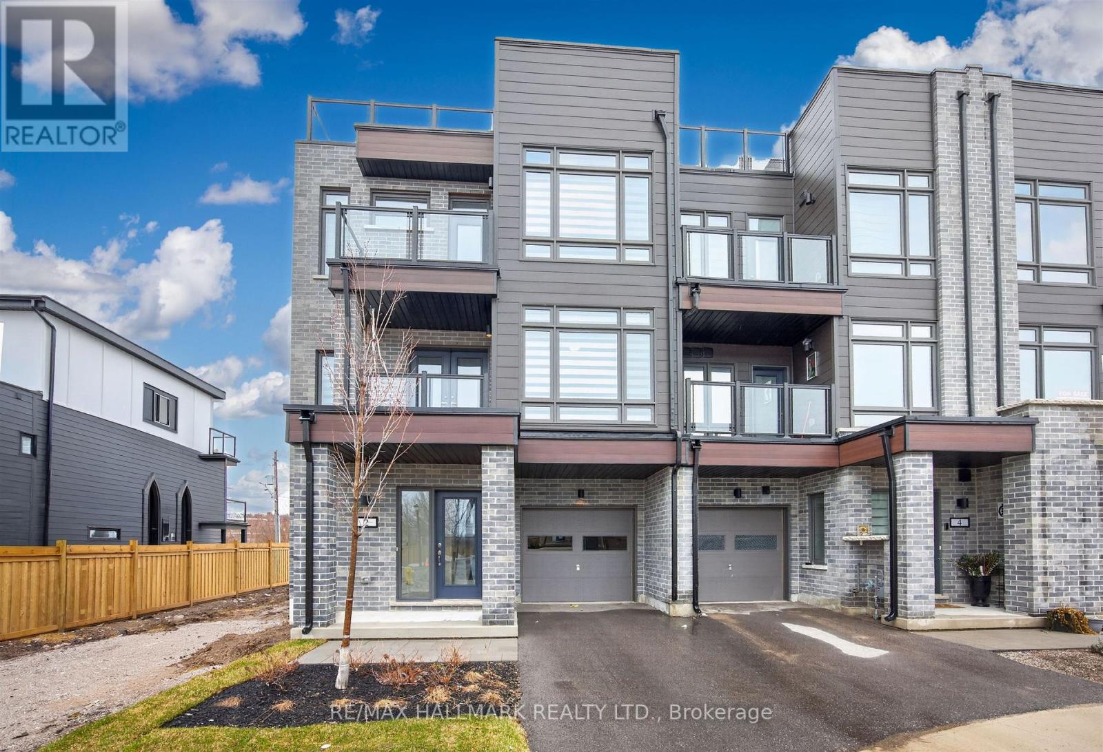 2 WYN WOOD LANE, Orillia, Ontario