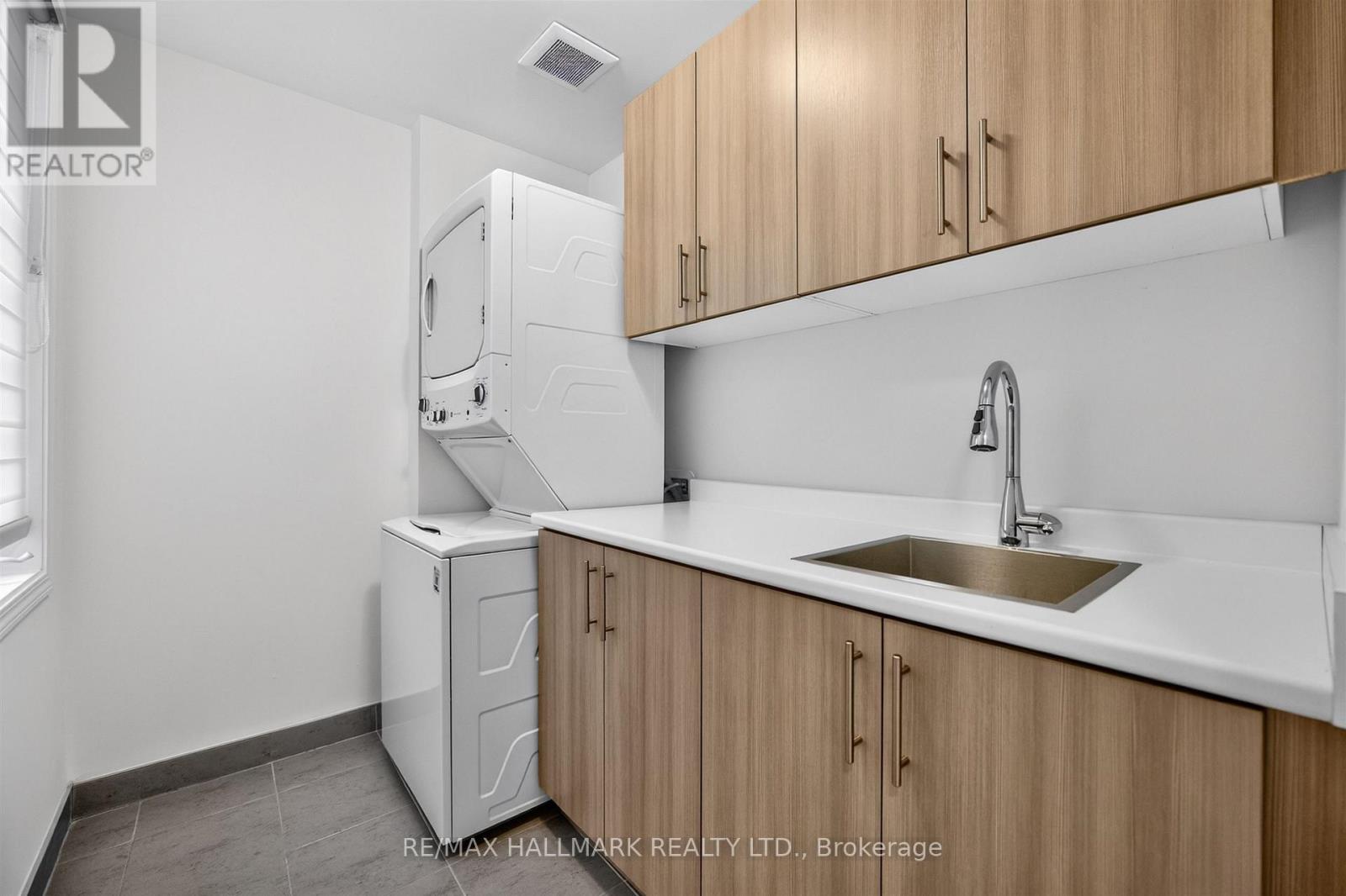 2 Wyn Wood Lane, Orillia, Ontario  L3V 8P6 - Photo 12 - S12997648