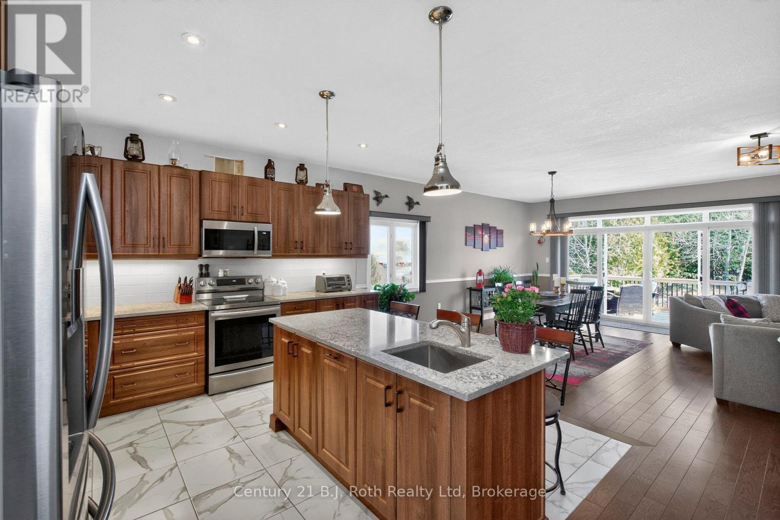 9 Charlie Rawson Boulevard, Tay (Victoria Harbour), Ontario  L0K 2A0 - Photo 11 - S12996870