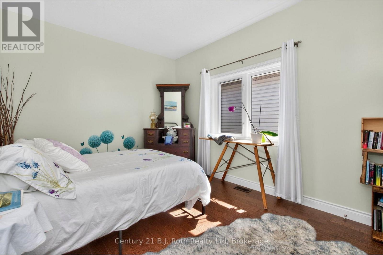 9 Charlie Rawson Boulevard, Tay (Victoria Harbour), Ontario  L0K 2A0 - Photo 25 - S12996870