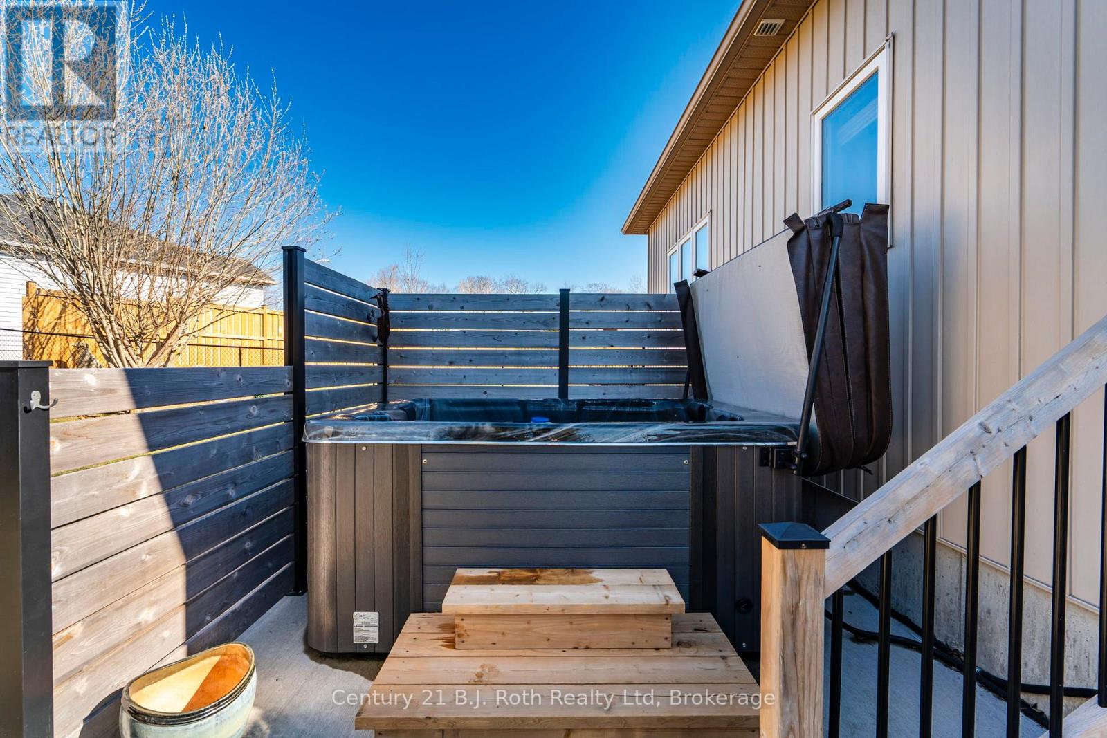 9 Charlie Rawson Boulevard, Tay (Victoria Harbour), Ontario  L0K 2A0 - Photo 39 - S12996870