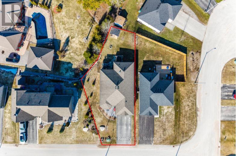 9 Charlie Rawson Boulevard, Tay (Victoria Harbour), Ontario  L0K 2A0 - Photo 46 - S12996870