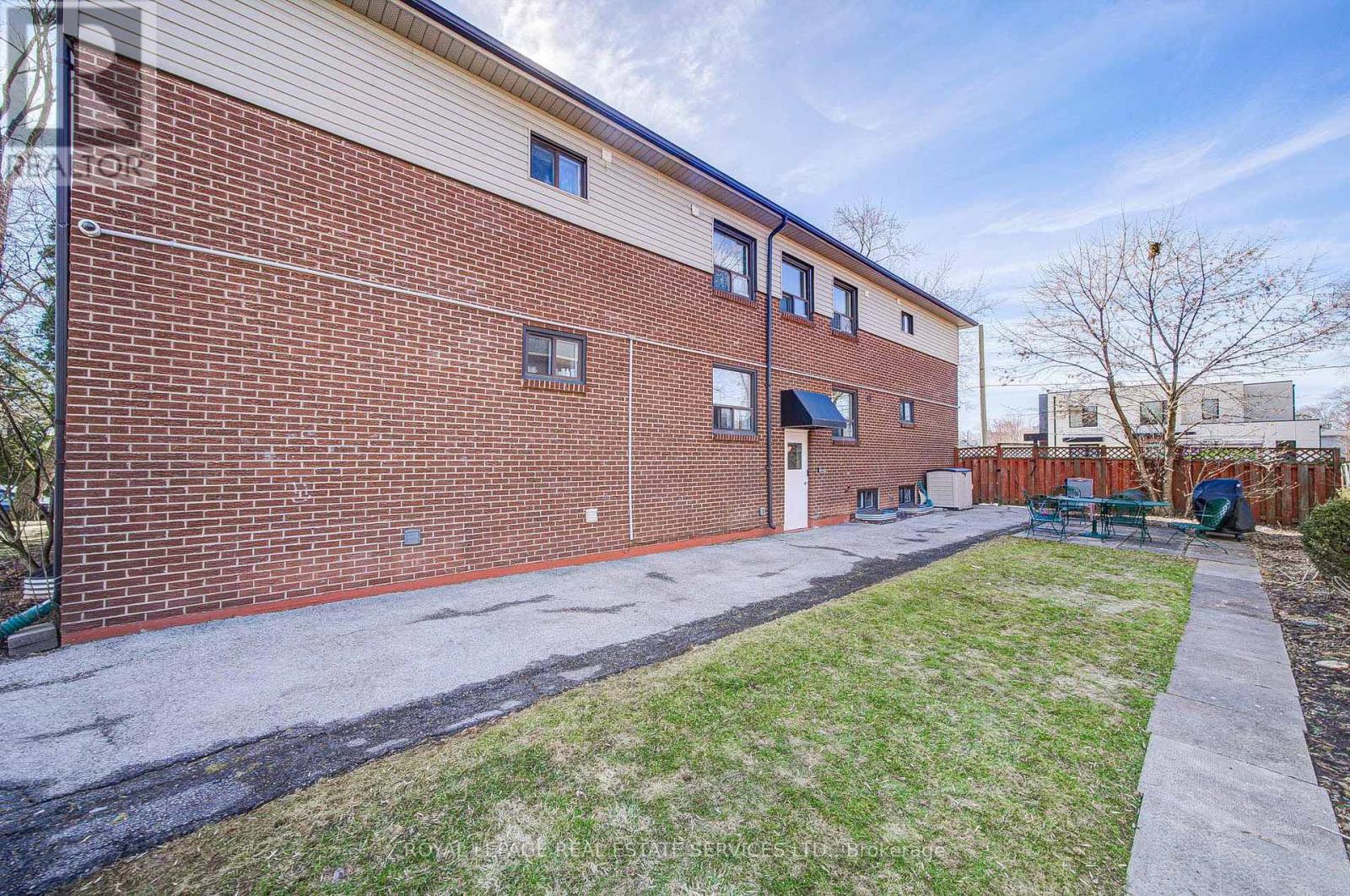 3 - 2329 Belyea Street, Oakville, Ontario  L6L 1N4 - Photo 15 - W12996912