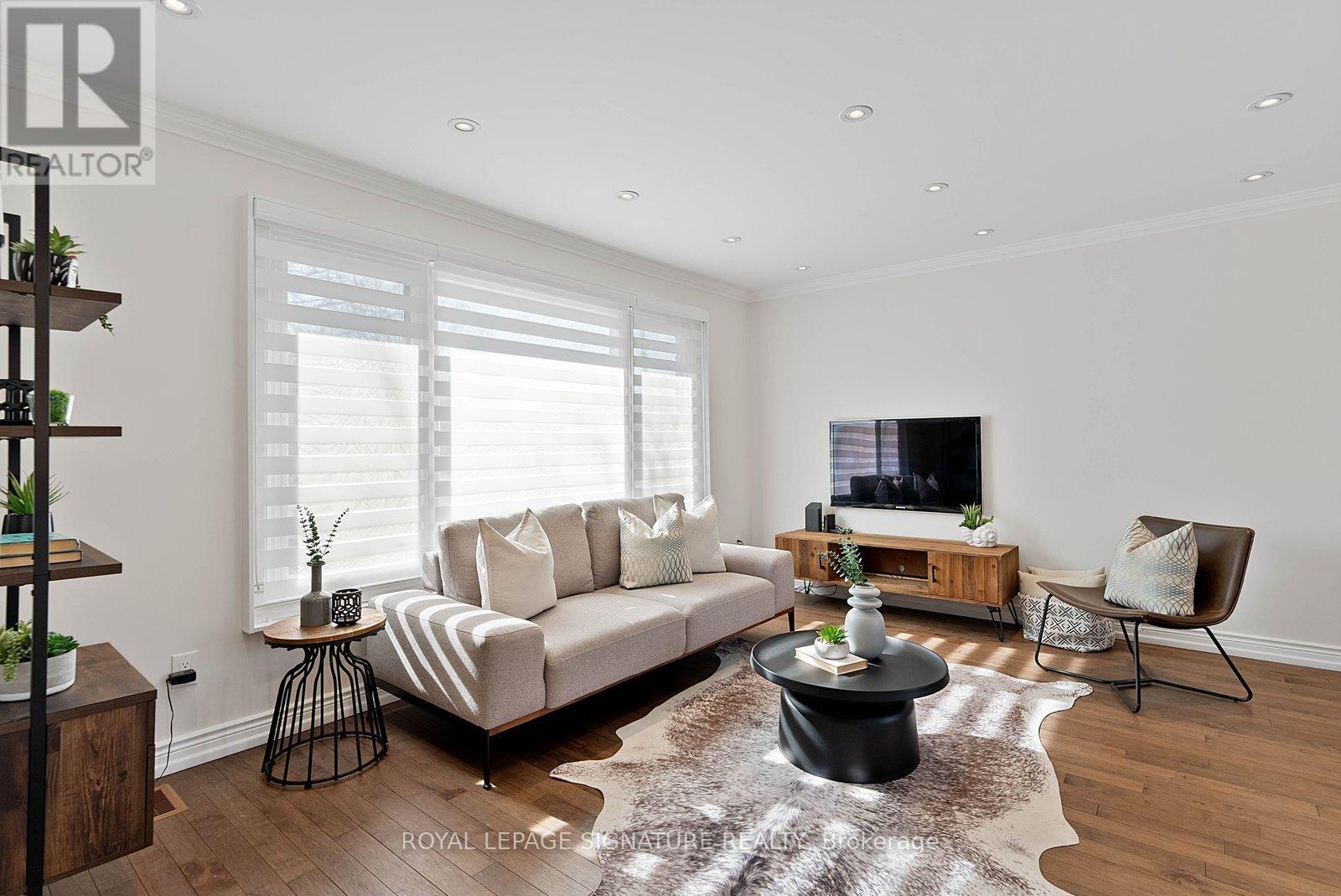 424 Lara Woods, Mississauga, Ontario  L5A 3B1 - Photo 11 - W12997496