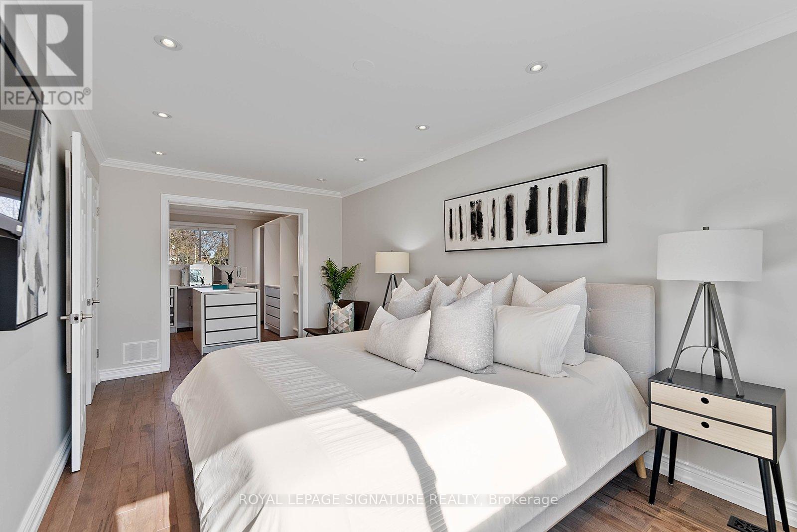 424 Lara Woods, Mississauga, Ontario  L5A 3B1 - Photo 16 - W12997496