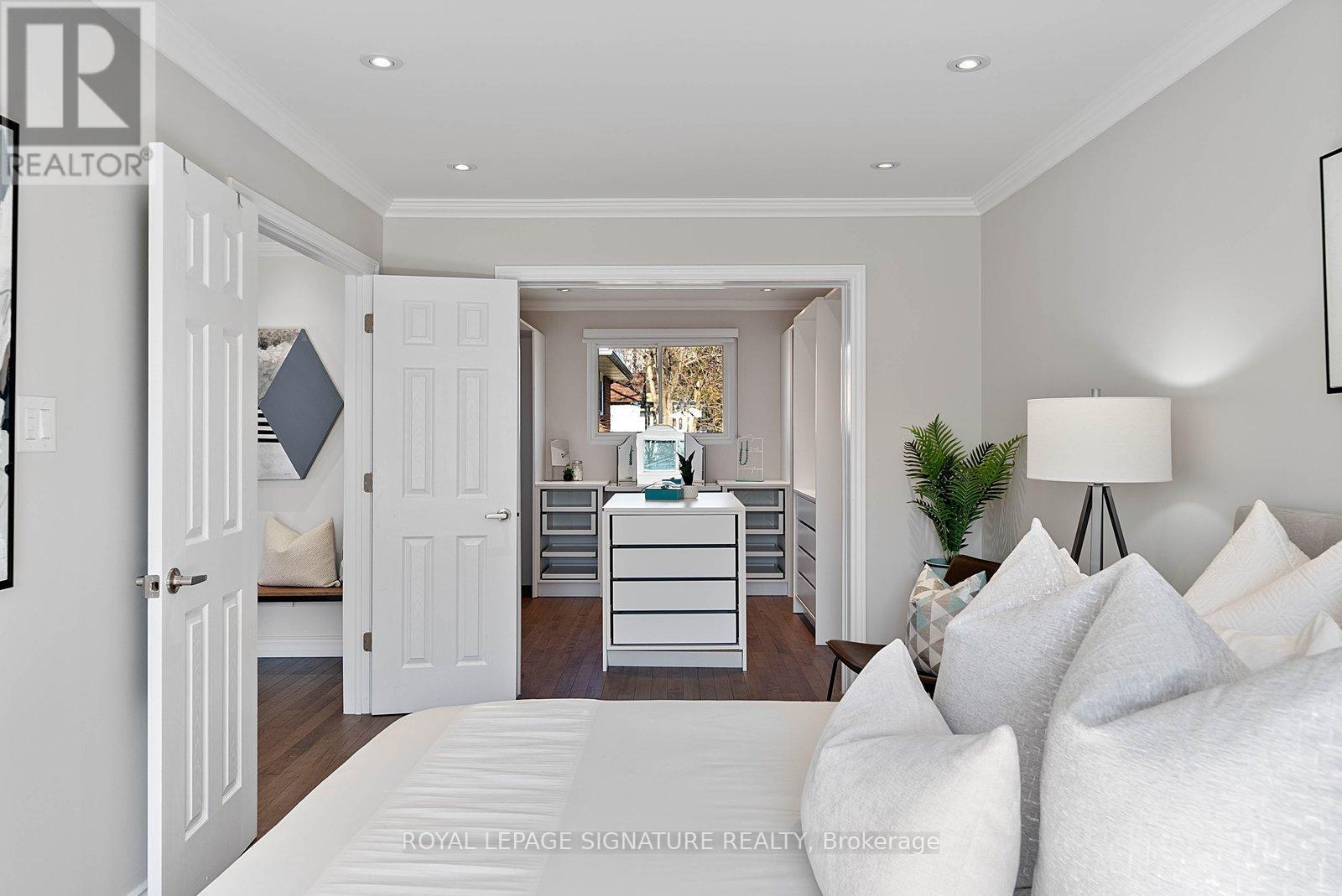 424 Lara Woods, Mississauga, Ontario  L5A 3B1 - Photo 17 - W12997496