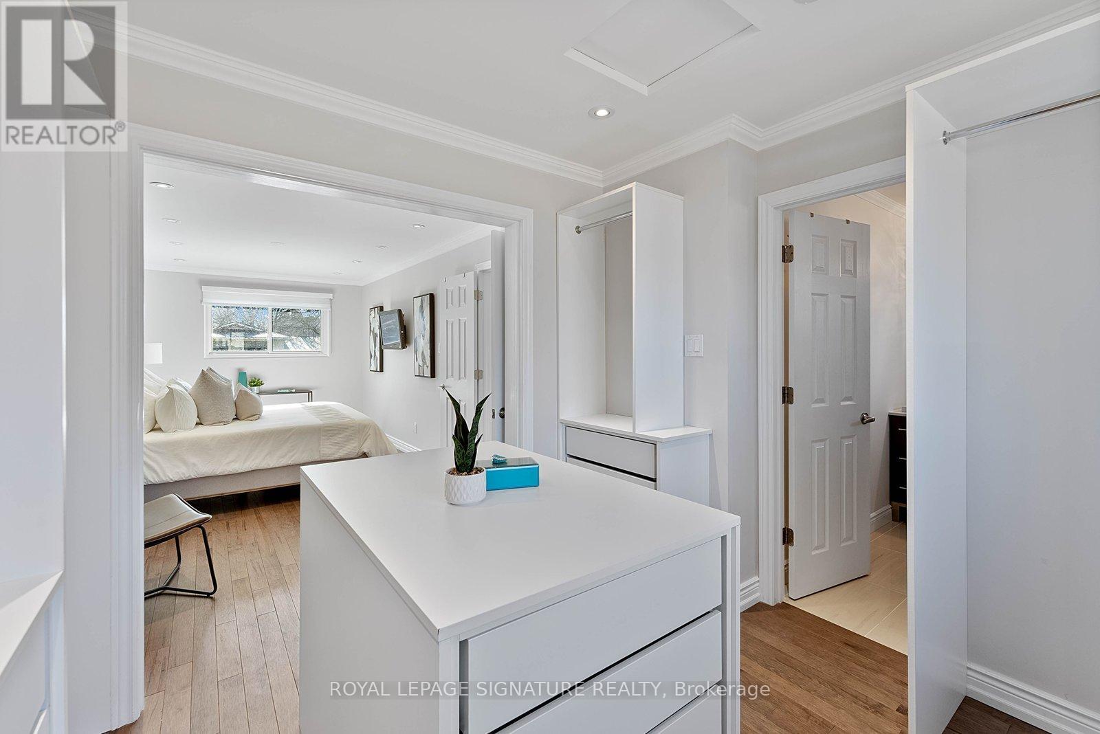 424 Lara Woods, Mississauga, Ontario  L5A 3B1 - Photo 18 - W12997496