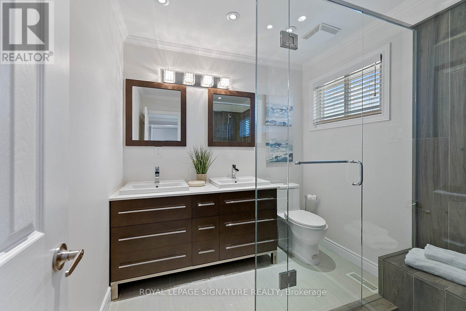 424 Lara Woods, Mississauga, Ontario  L5A 3B1 - Photo 19 - W12997496