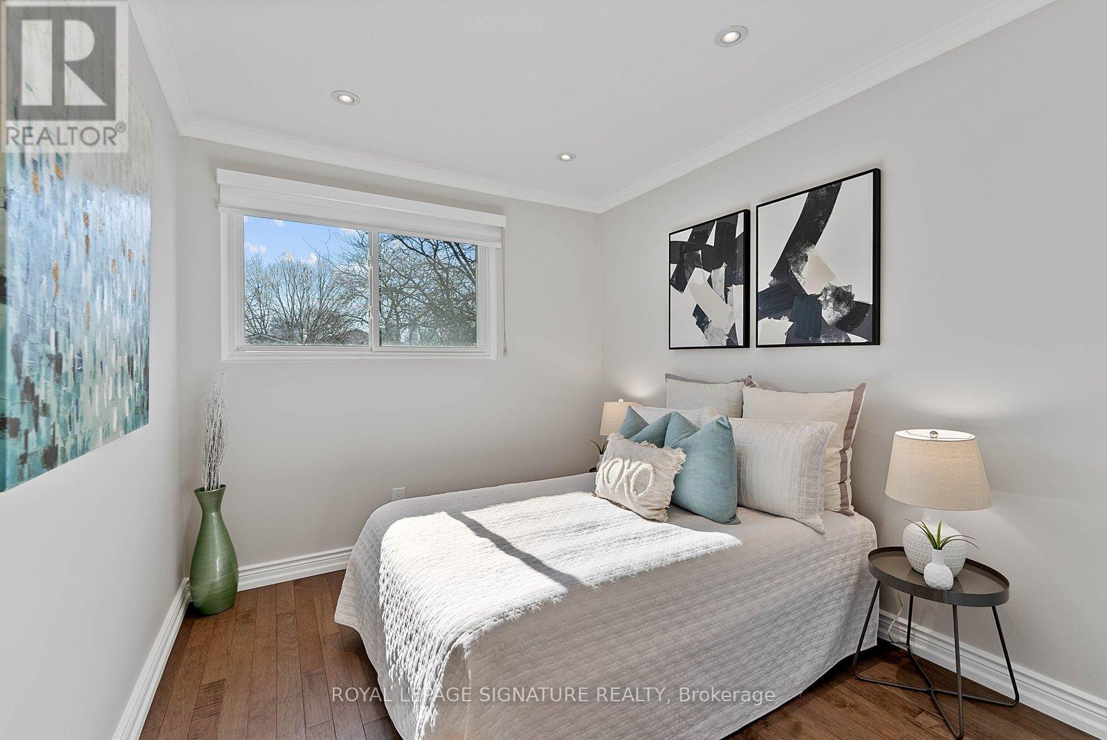 424 Lara Woods, Mississauga, Ontario  L5A 3B1 - Photo 23 - W12997496