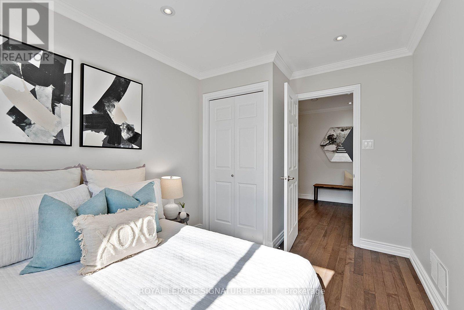 424 Lara Woods, Mississauga, Ontario  L5A 3B1 - Photo 24 - W12997496