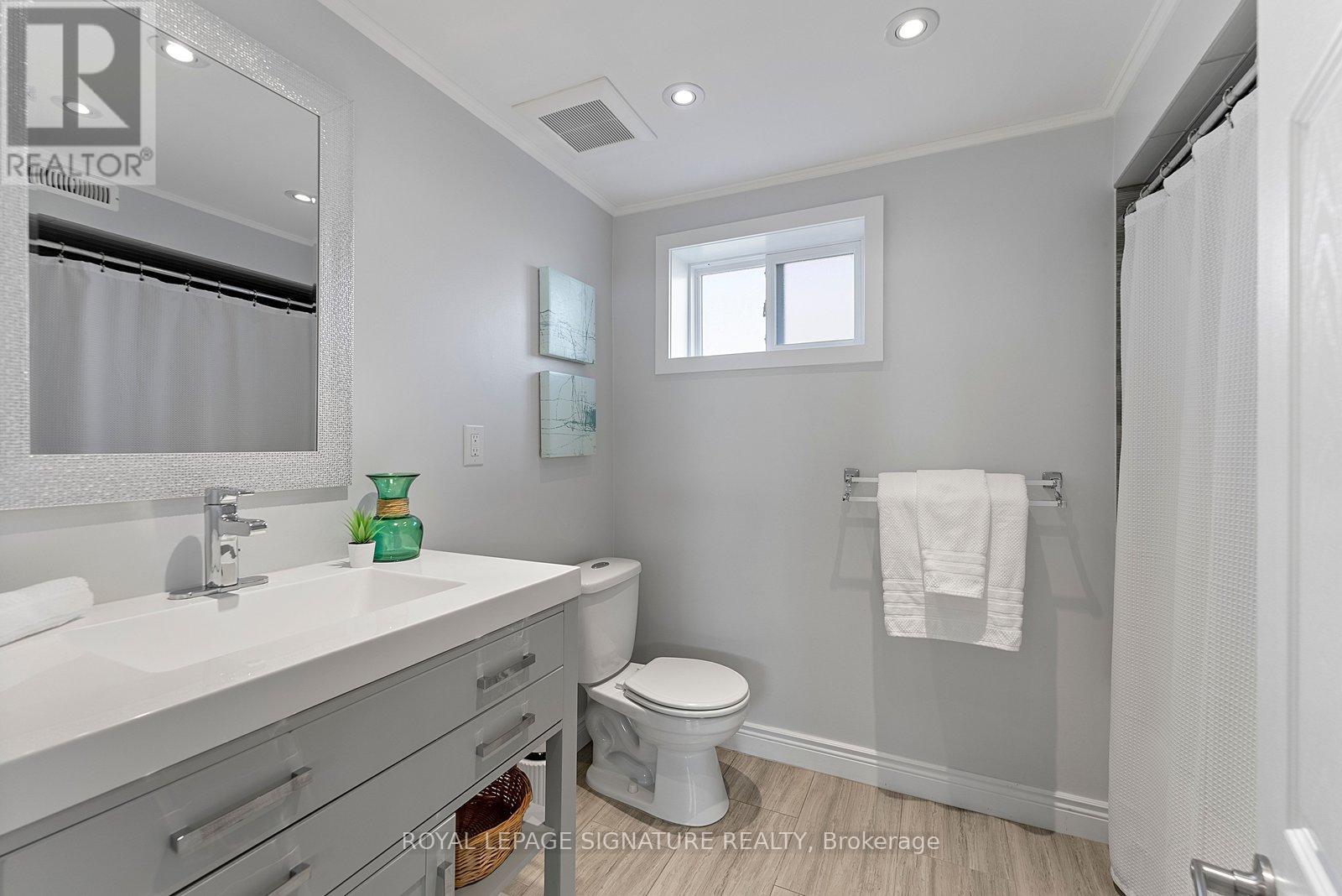 424 Lara Woods, Mississauga, Ontario  L5A 3B1 - Photo 29 - W12997496