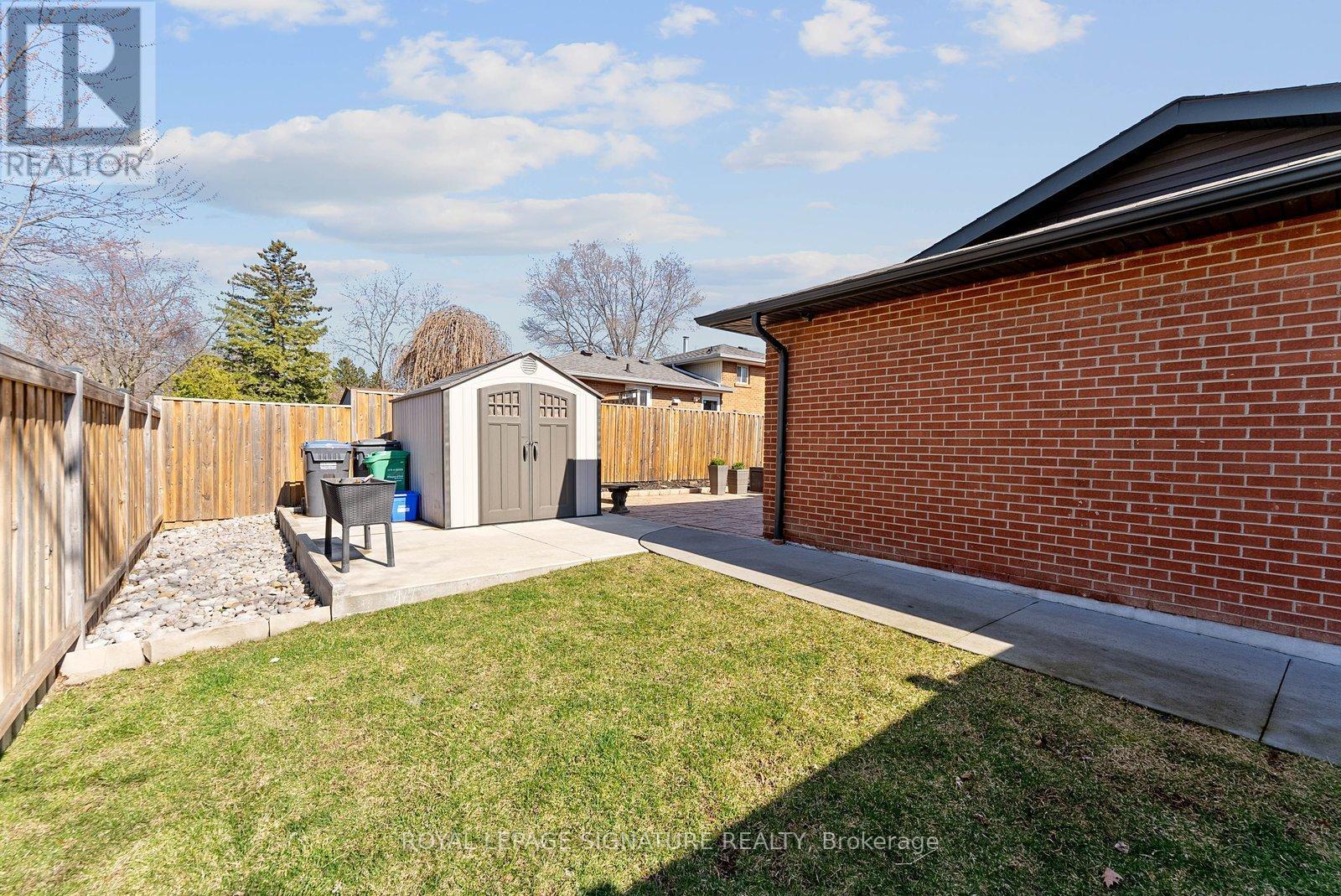 424 Lara Woods, Mississauga, Ontario  L5A 3B1 - Photo 32 - W12997496