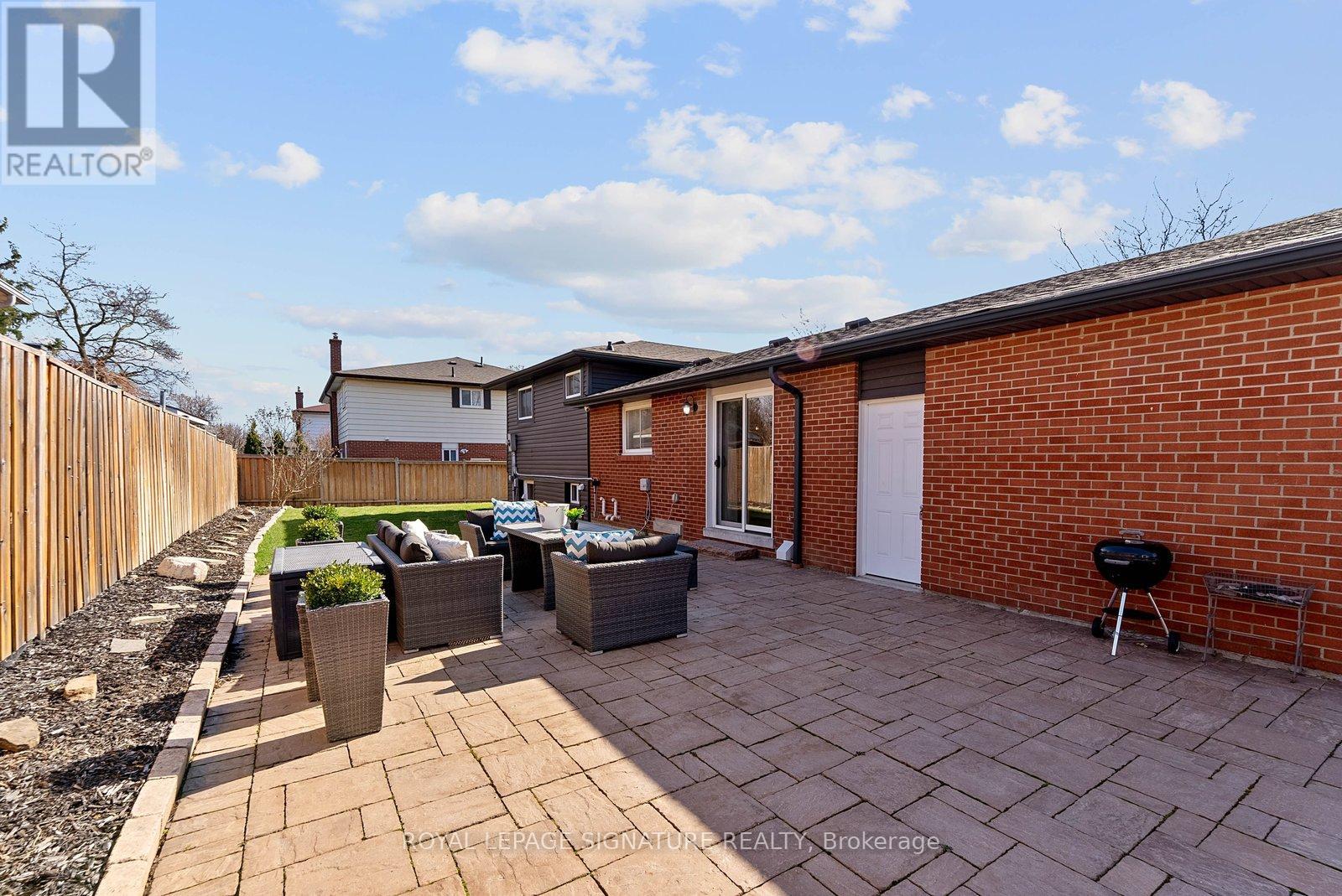 424 Lara Woods, Mississauga, Ontario  L5A 3B1 - Photo 36 - W12997496