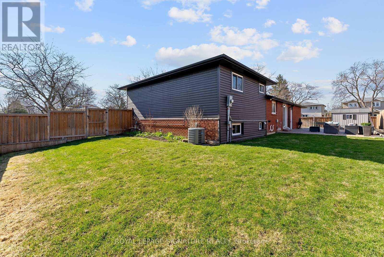 424 Lara Woods, Mississauga, Ontario  L5A 3B1 - Photo 40 - W12997496