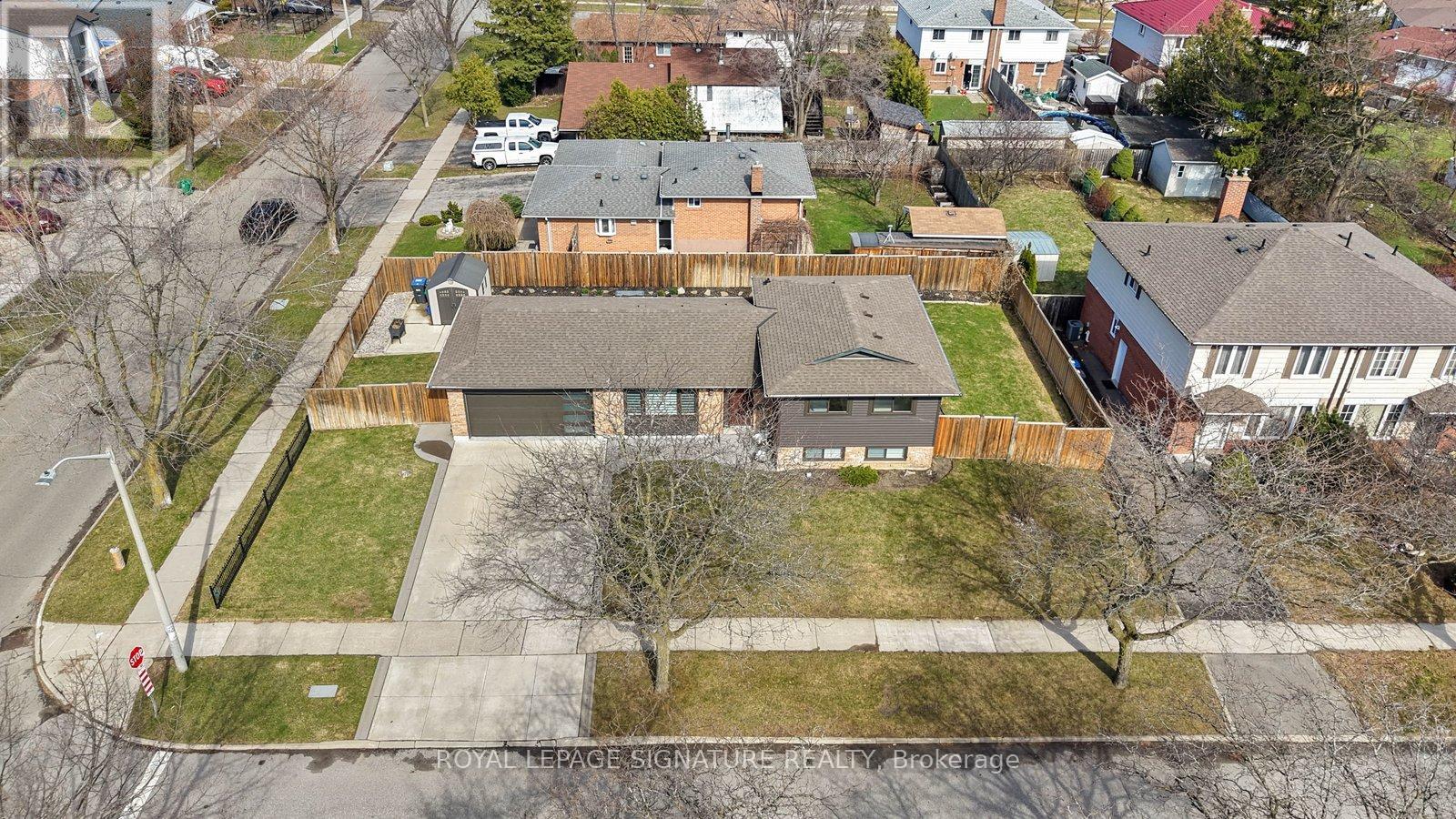 424 Lara Woods, Mississauga, Ontario  L5A 3B1 - Photo 42 - W12997496