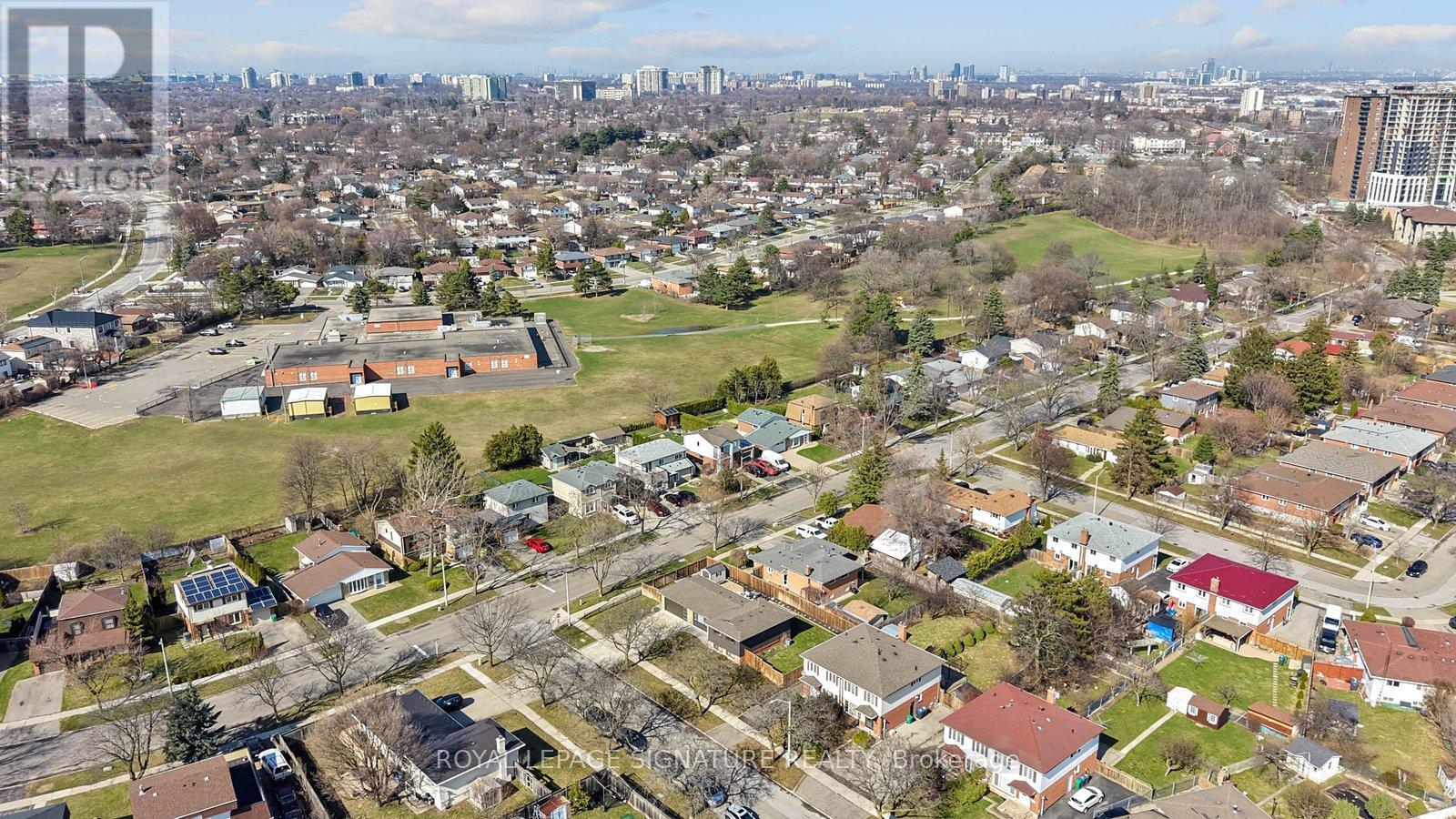 424 Lara Woods, Mississauga, Ontario  L5A 3B1 - Photo 46 - W12997496