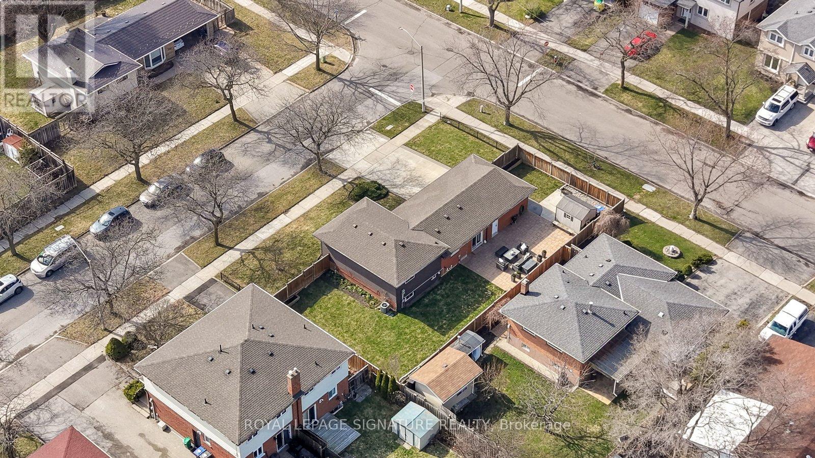 424 Lara Woods, Mississauga, Ontario  L5A 3B1 - Photo 49 - W12997496