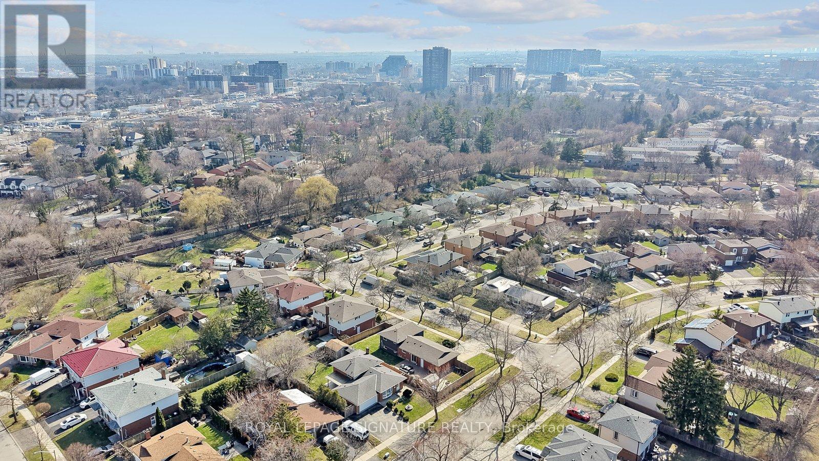 424 Lara Woods, Mississauga, Ontario  L5A 3B1 - Photo 50 - W12997496