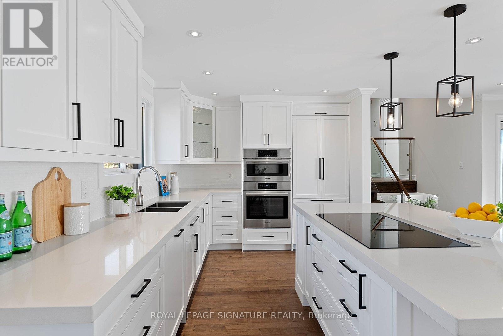 424 Lara Woods, Mississauga, Ontario  L5A 3B1 - Photo 6 - W12997496