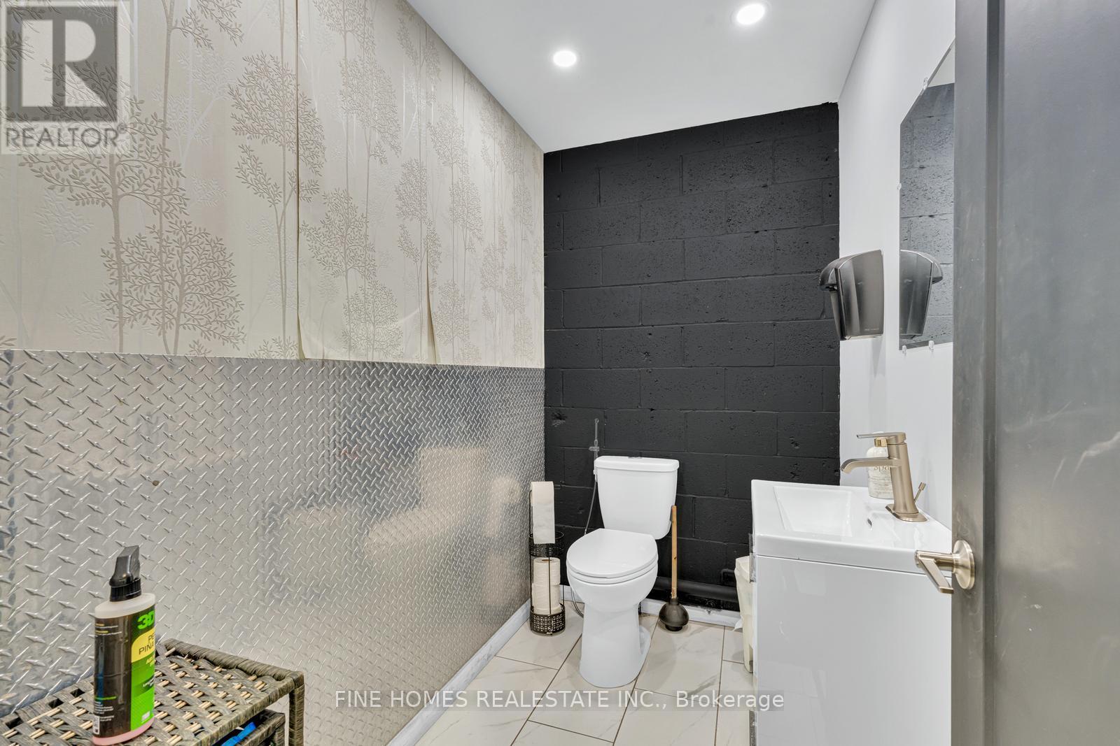 8 - 73 Alness Street, Toronto, Ontario  M3J 2H2 - Photo 14 - W12997524