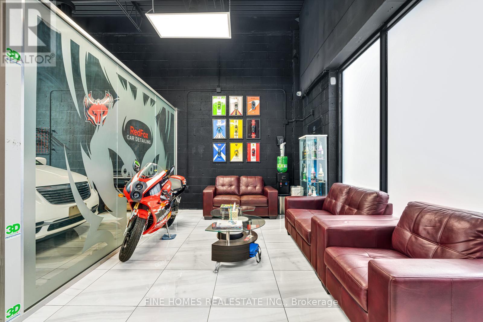 8 - 73 Alness Street, Toronto, Ontario  M3J 2H2 - Photo 5 - W12997524