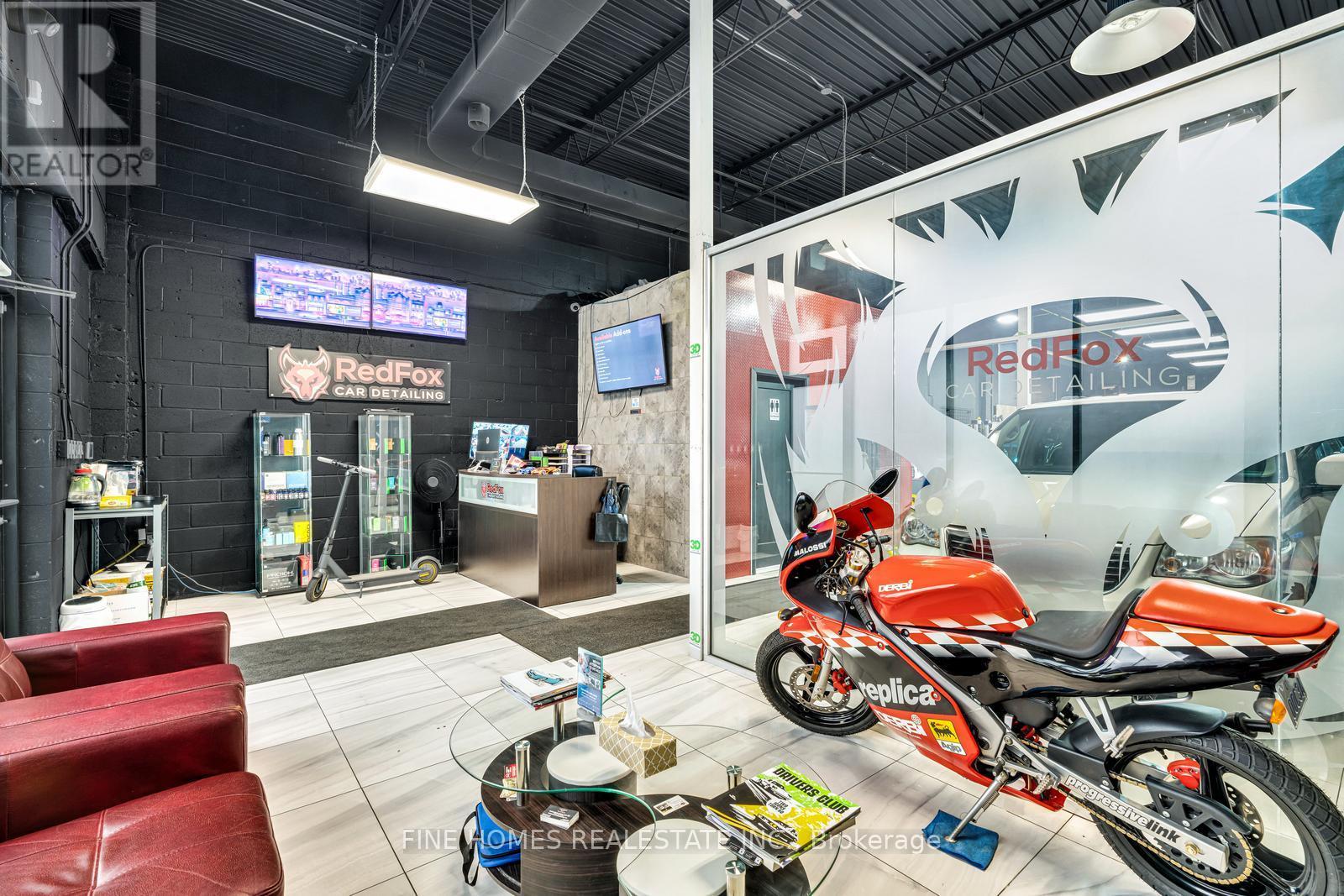 8 - 73 Alness Street, Toronto, Ontario  M3J 2H2 - Photo 7 - W12997524