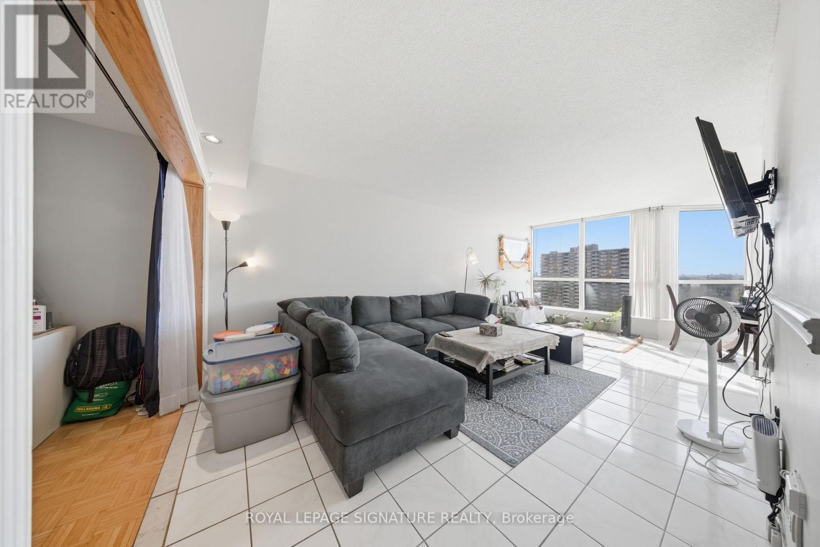 1906 - 3 Rowntree Road, Toronto, Ontario M9V 5G8 - Photo 5 - W12997540