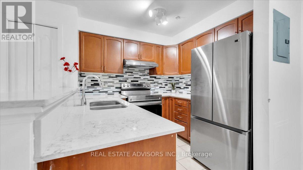 2208 - 6 Dayspring Circle, Brampton, Ontario  L6P 2Z6 - Photo 12 - W12997542